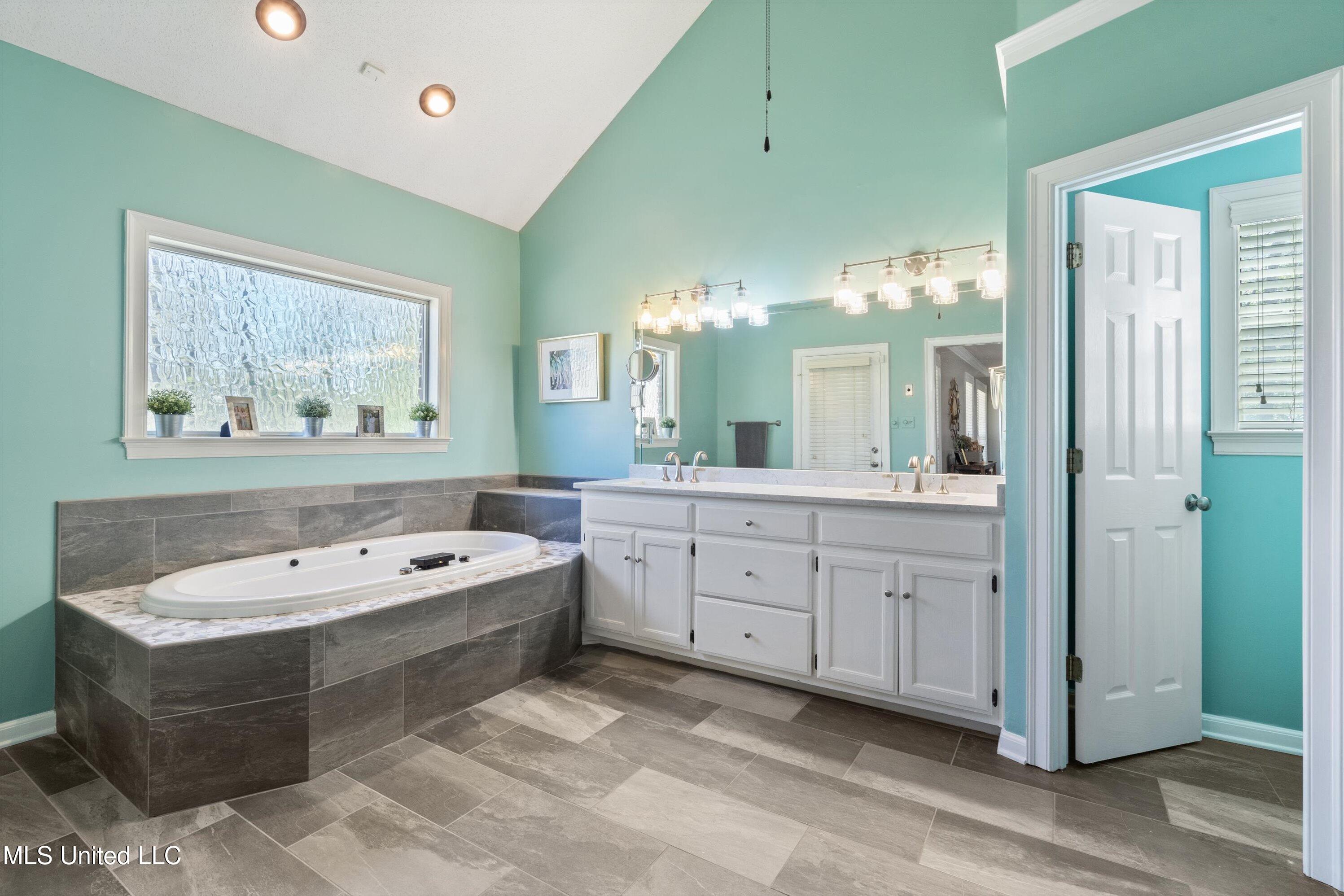 6376 Nellwood Drive, Olive Branch, Mississippi image 15