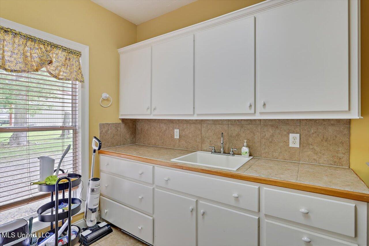 355 Louise Lane, Brandon, Mississippi image 17