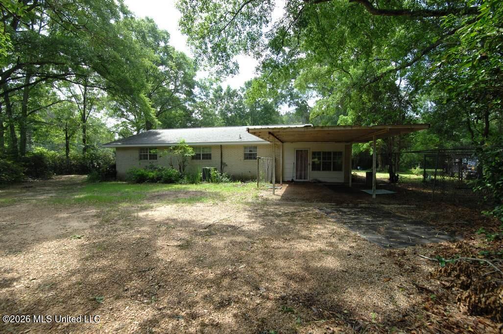 1083 Highway 35
