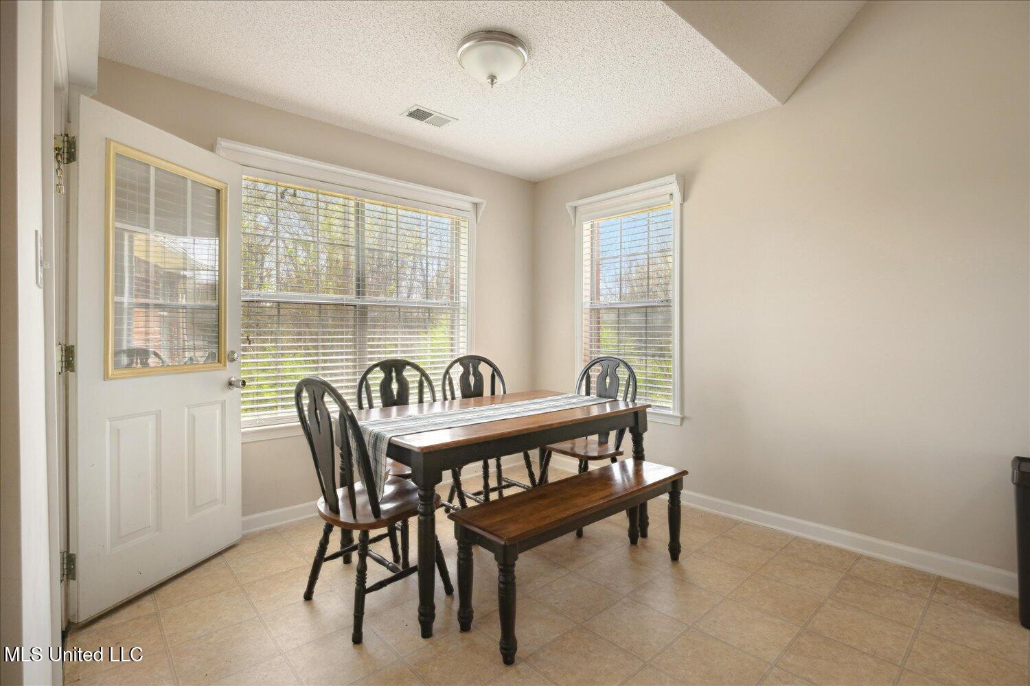 8850 Travis Drive, Olive Branch, Mississippi image 11