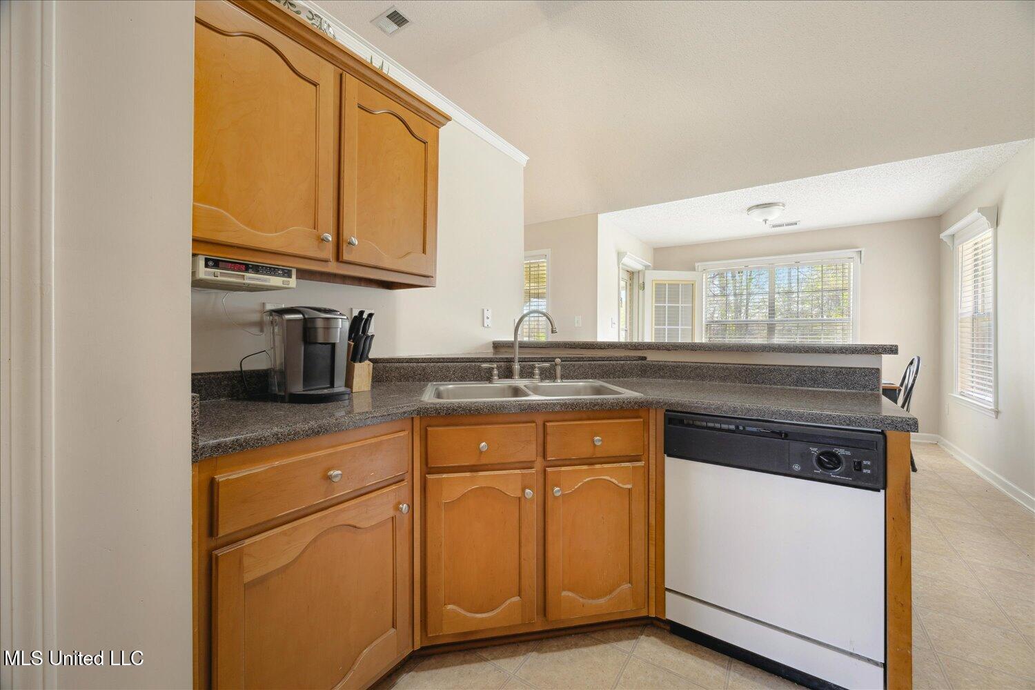 8850 Travis Drive, Olive Branch, Mississippi image 14