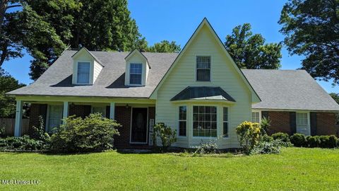 Homes For Sale - 51 W Lake Lee Road<br/> Washington County, Greenville, MS 38701