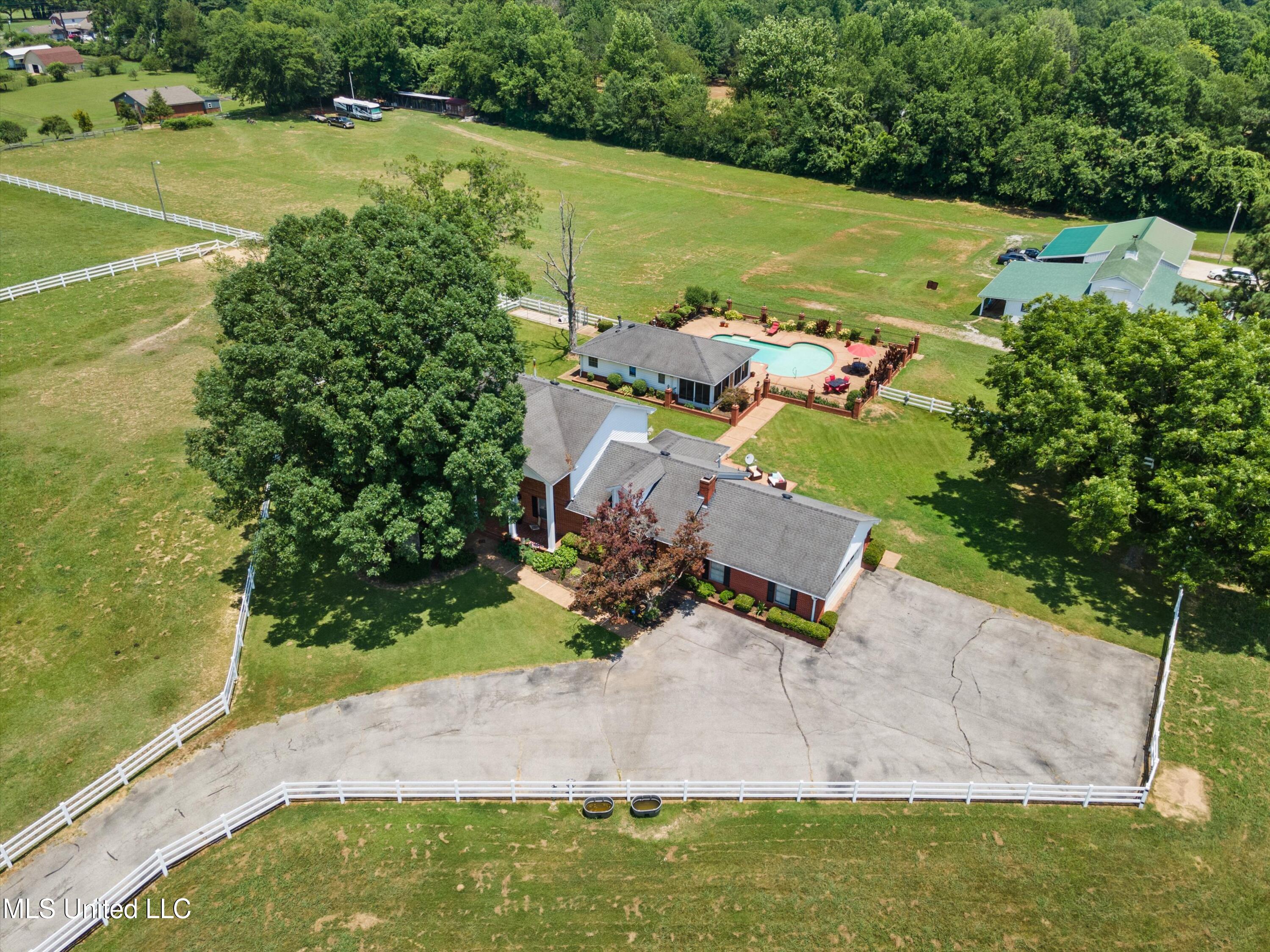 7646 Malone Road, Olive Branch, Mississippi image 2