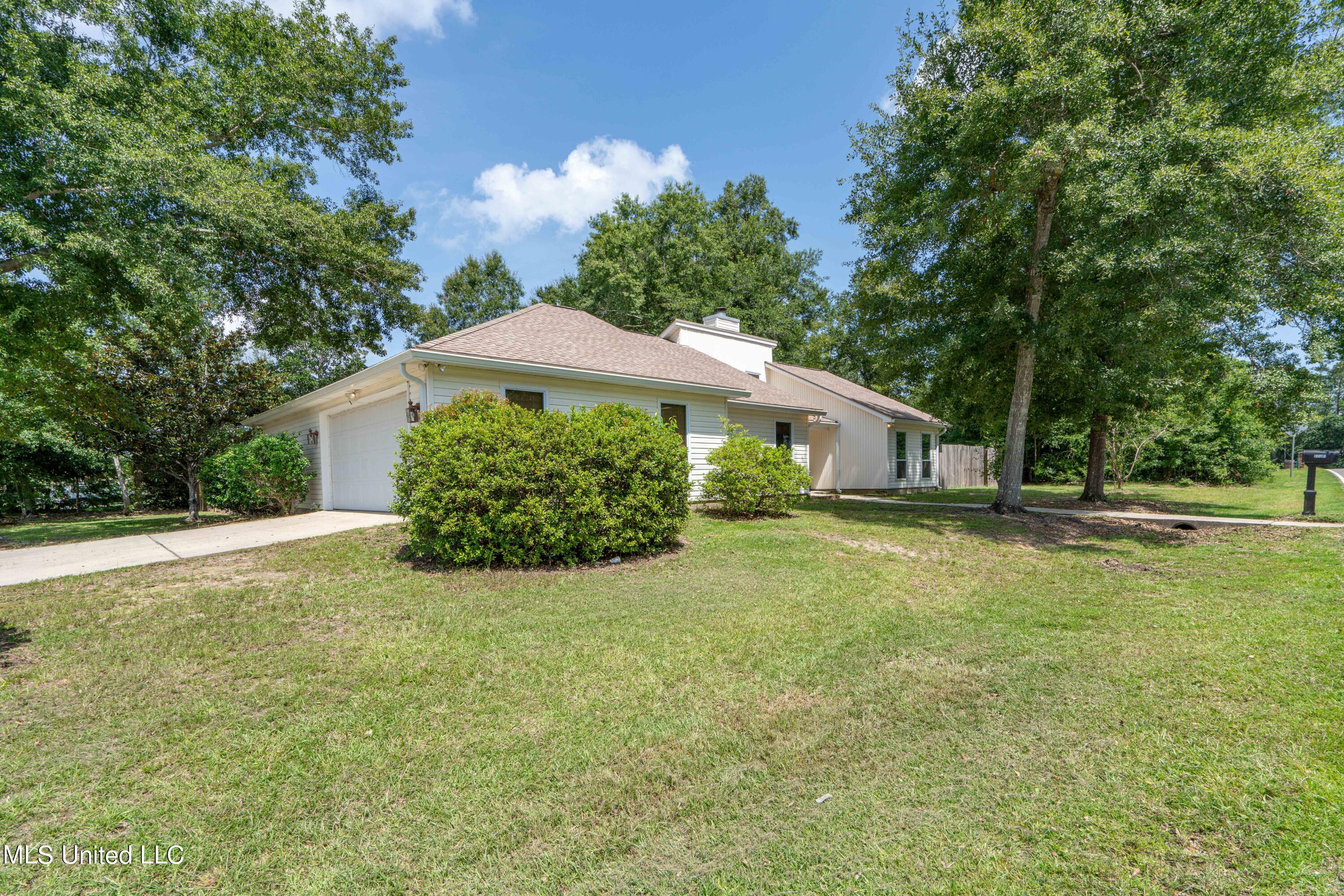 10986 Ala Moana Street, Diamondhead, Mississippi image 4