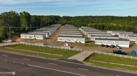 Homes For Sale - 5089 E 98 Highway<br/> Pike County, McComb, MS 39648