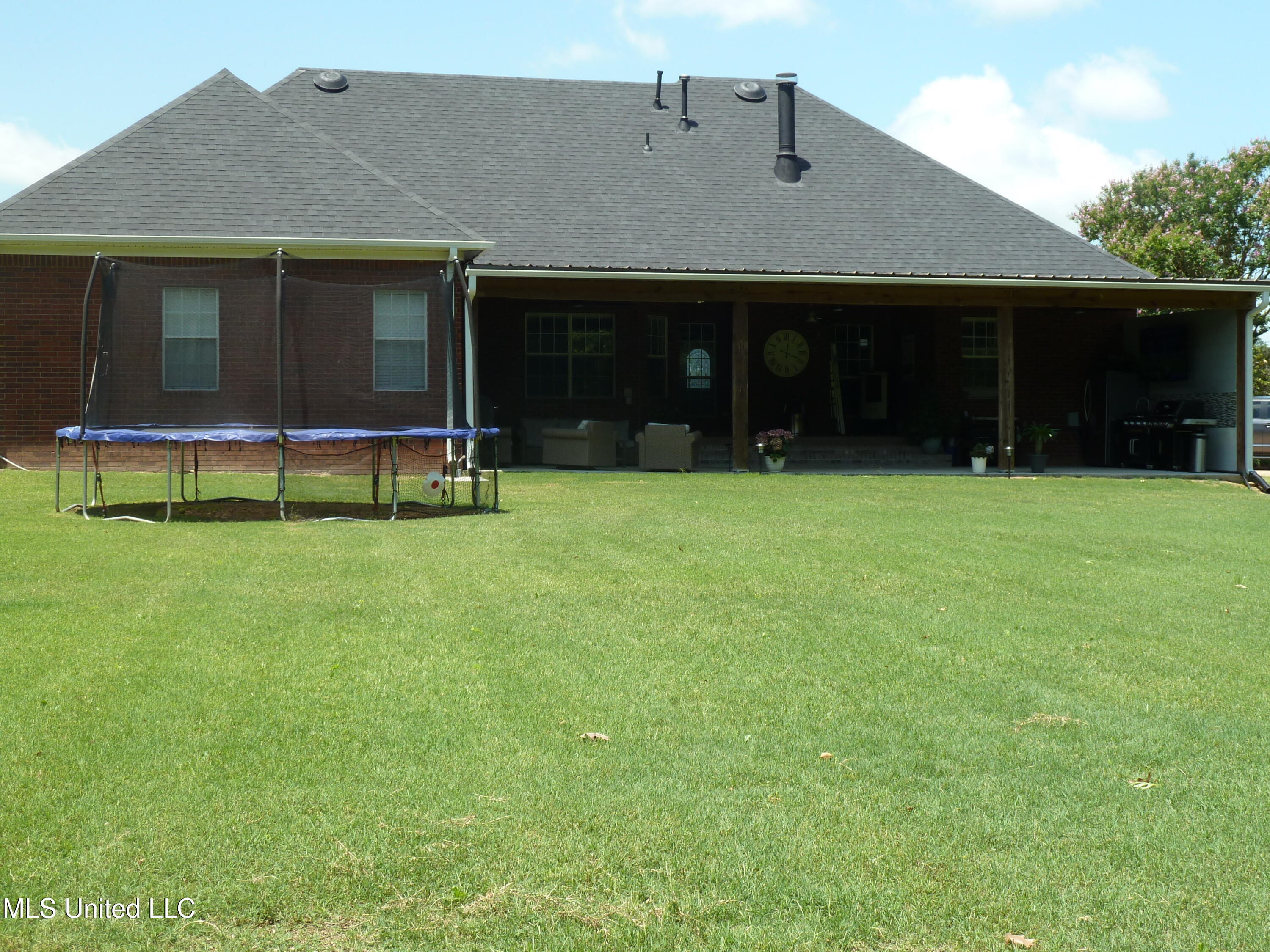 104 Leslie Drive, Senatobia, Mississippi image 4