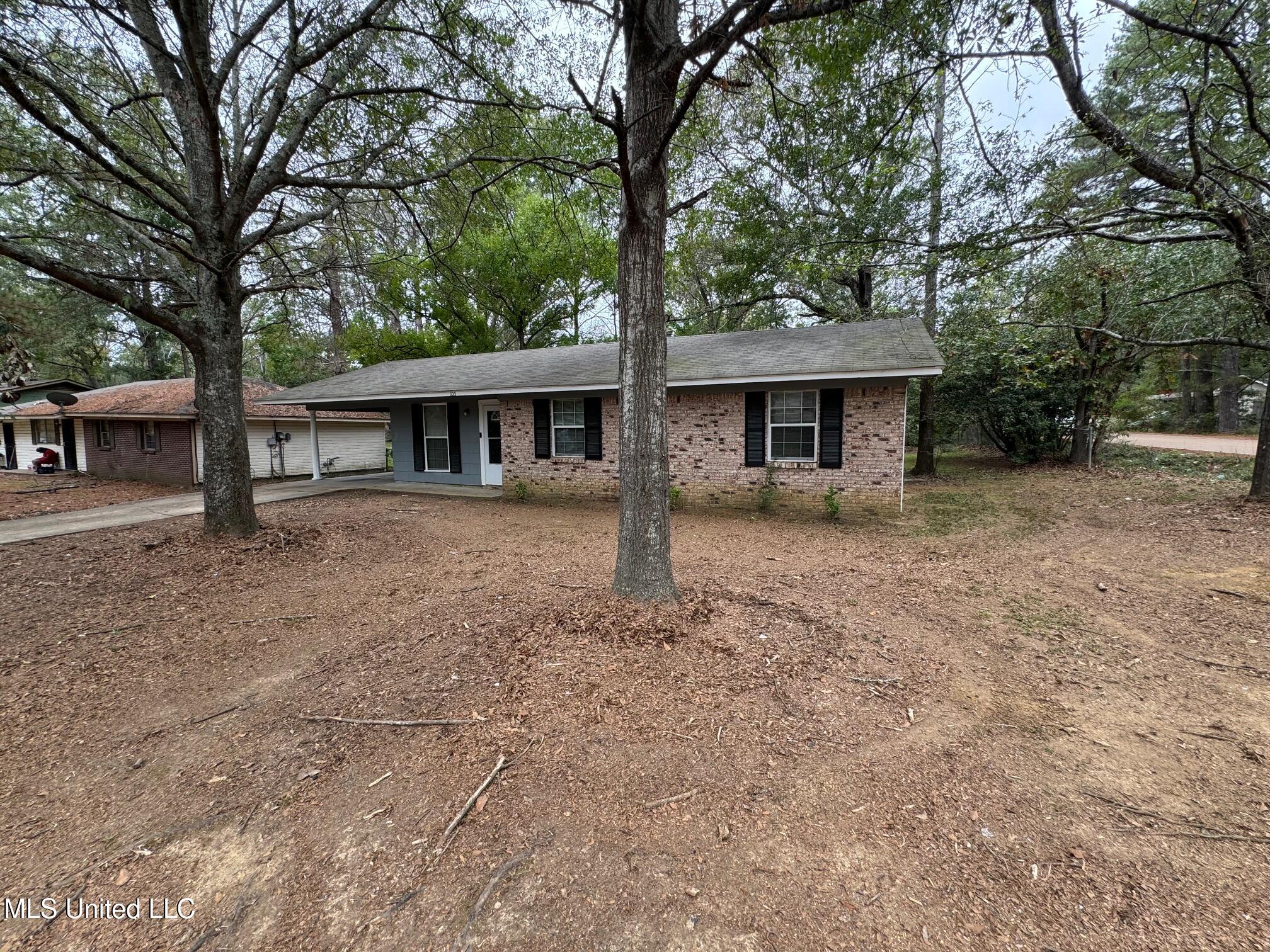 105 E Woodcrest Drive, Jackson, Mississippi image 2