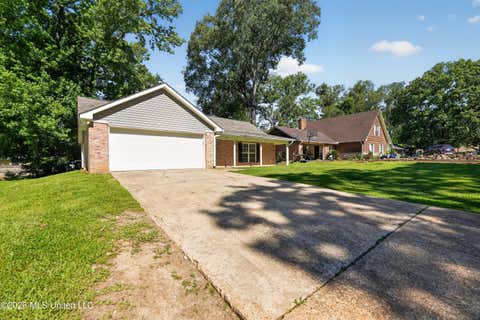 Homes For Sale - 1127 Oak Glen Place<br/> Hinds County, Jackson, MS 39212