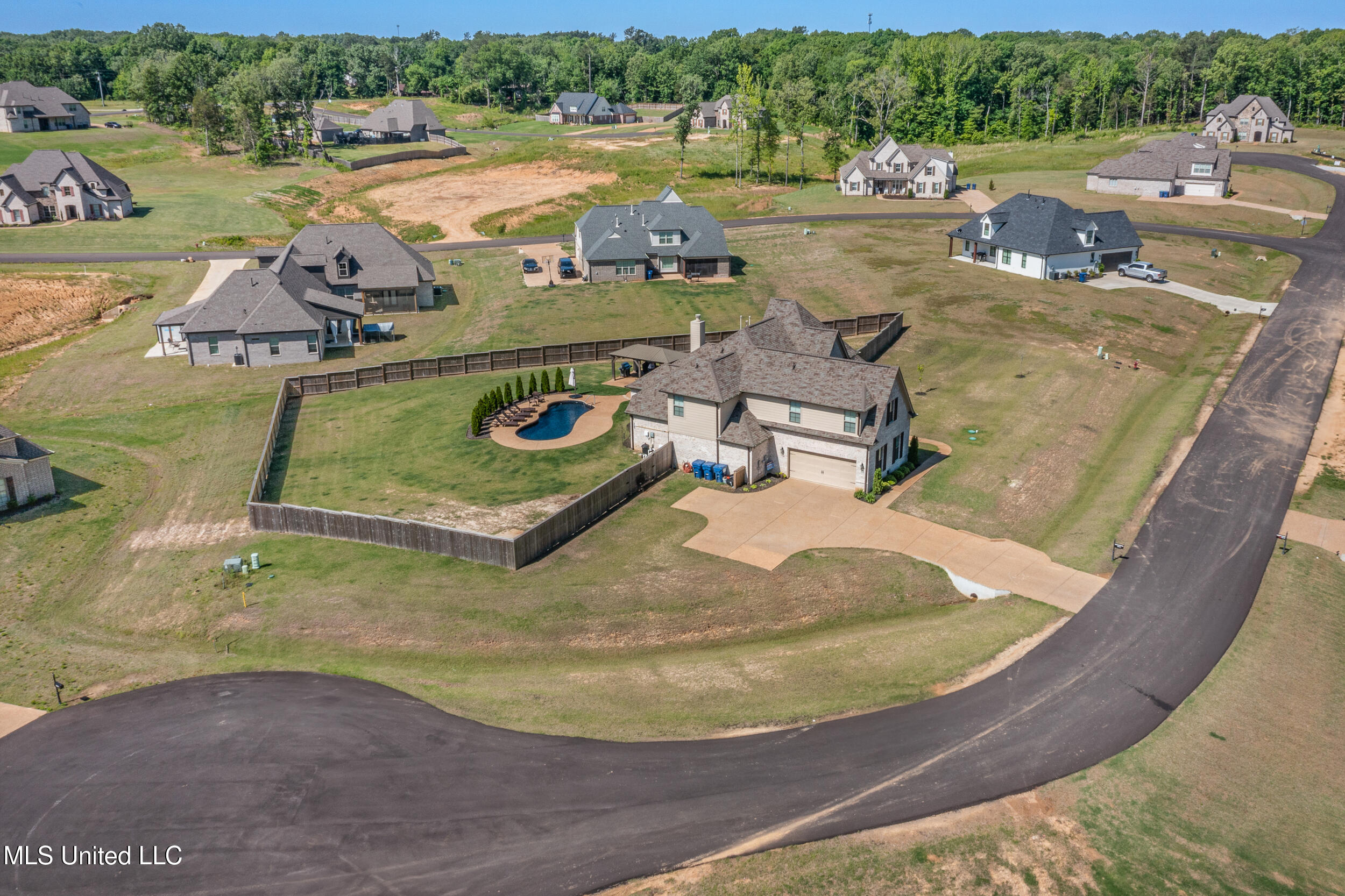 9931 Cypress Willow Cove, Olive Branch, Mississippi image 5