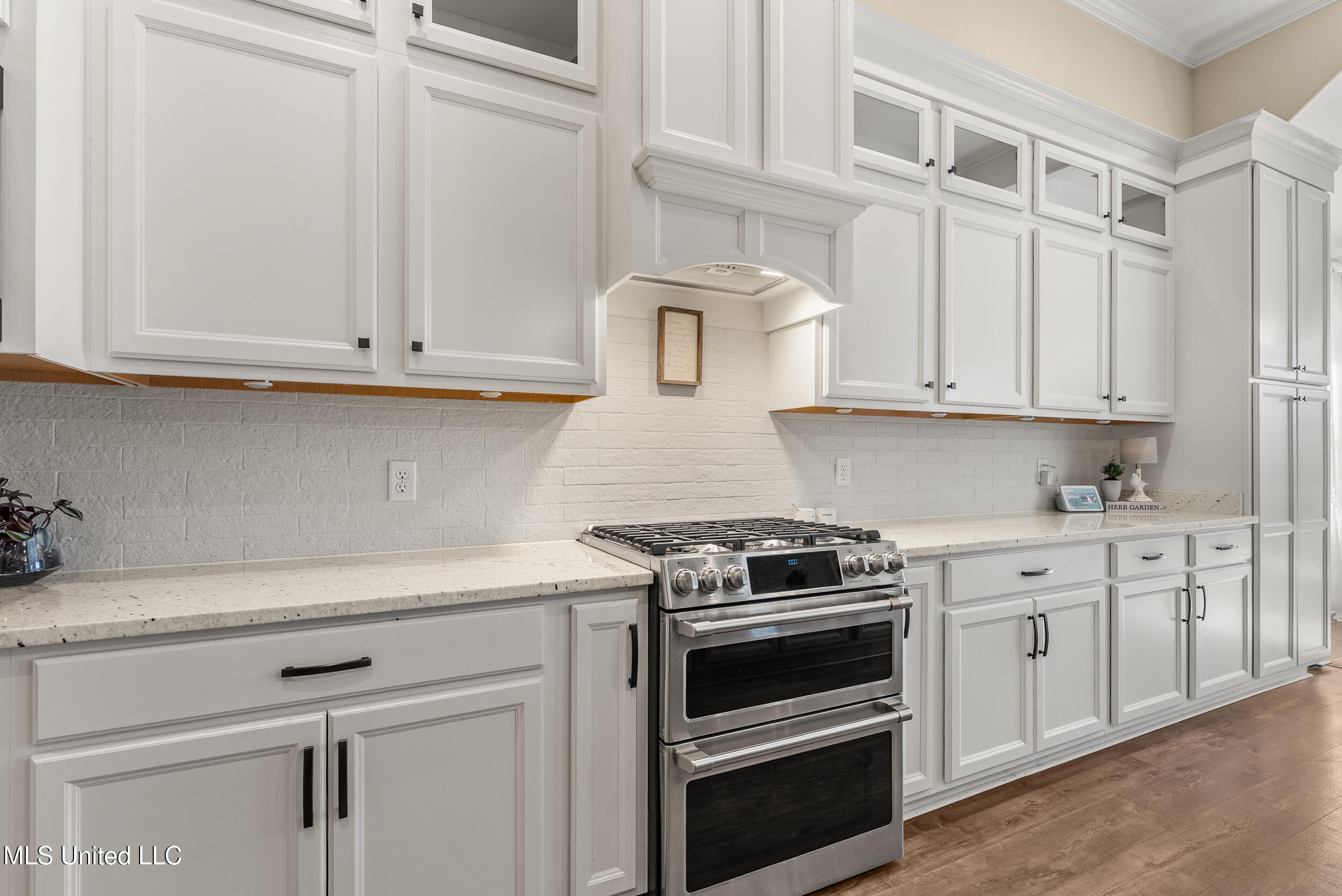 9931 Cypress Willow Cove, Olive Branch, Mississippi image 17