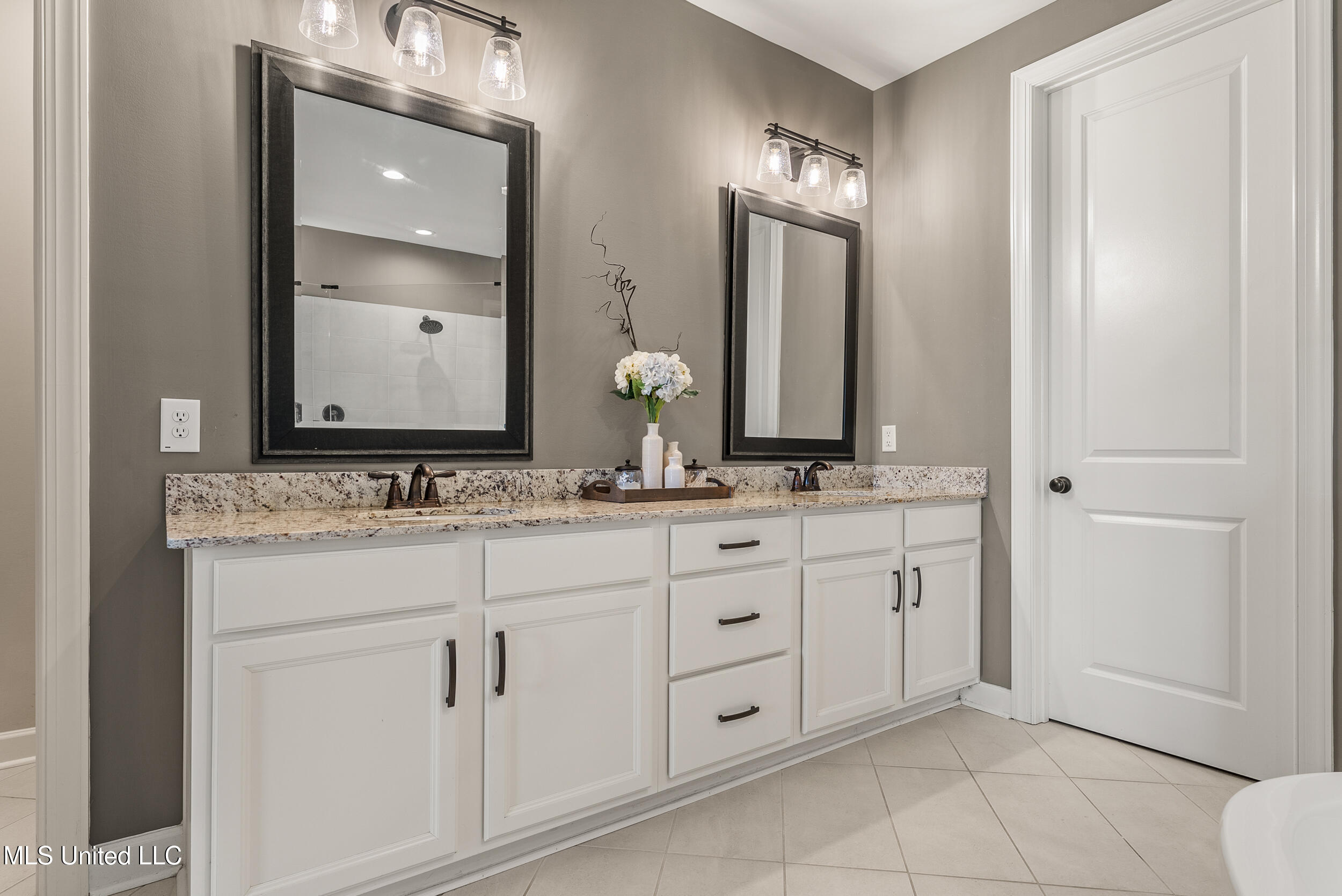9931 Cypress Willow Cove, Olive Branch, Mississippi image 23