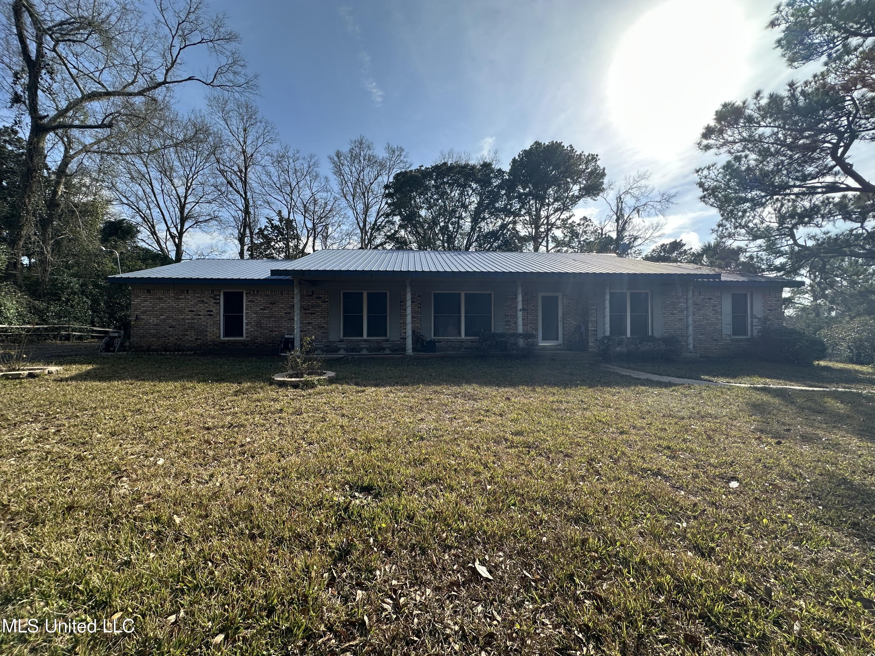 4024 Castenera Avenue, Moss Point, Mississippi image 2