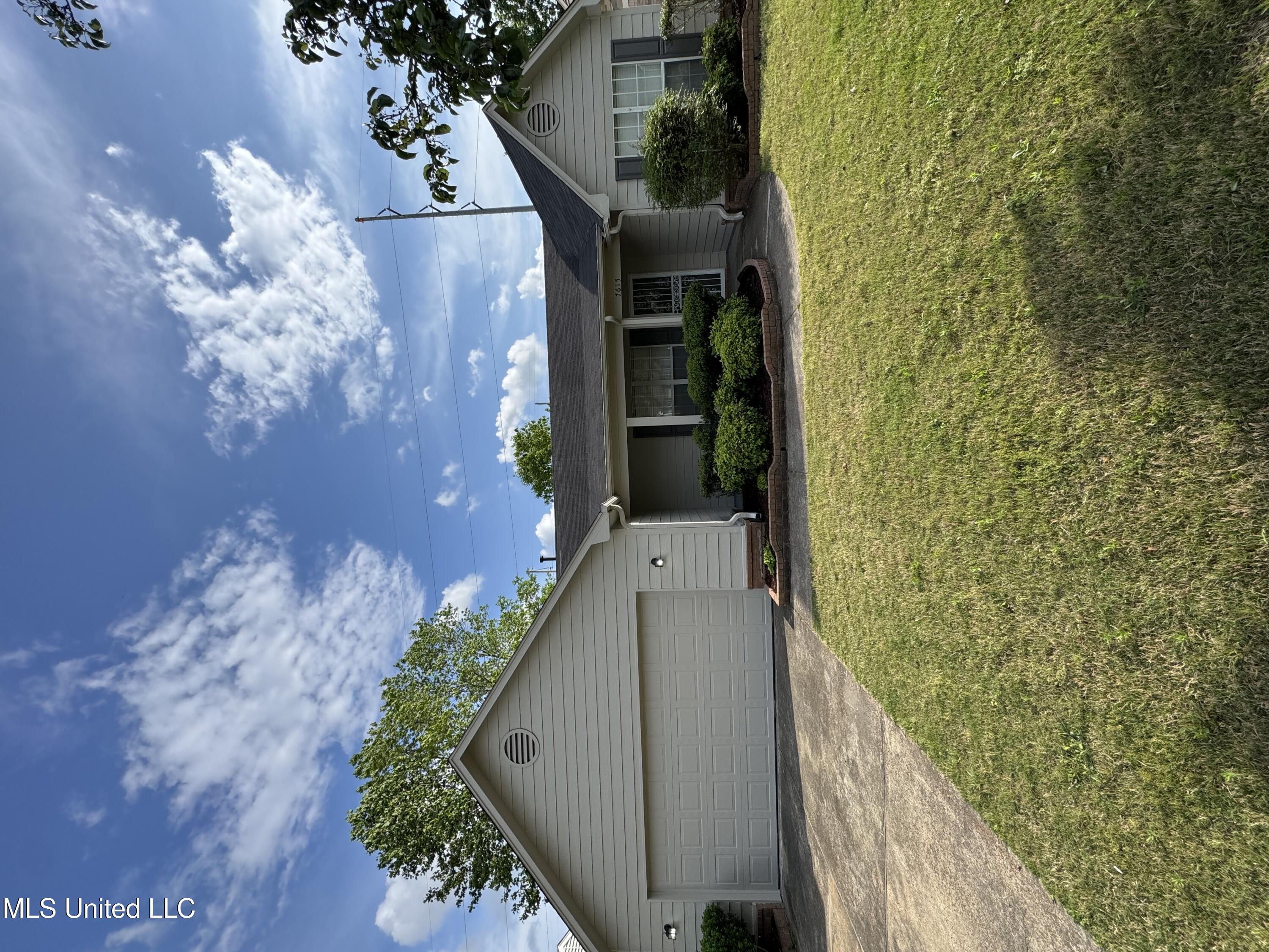7615 Woodshire Drive, Horn Lake, Mississippi image 1