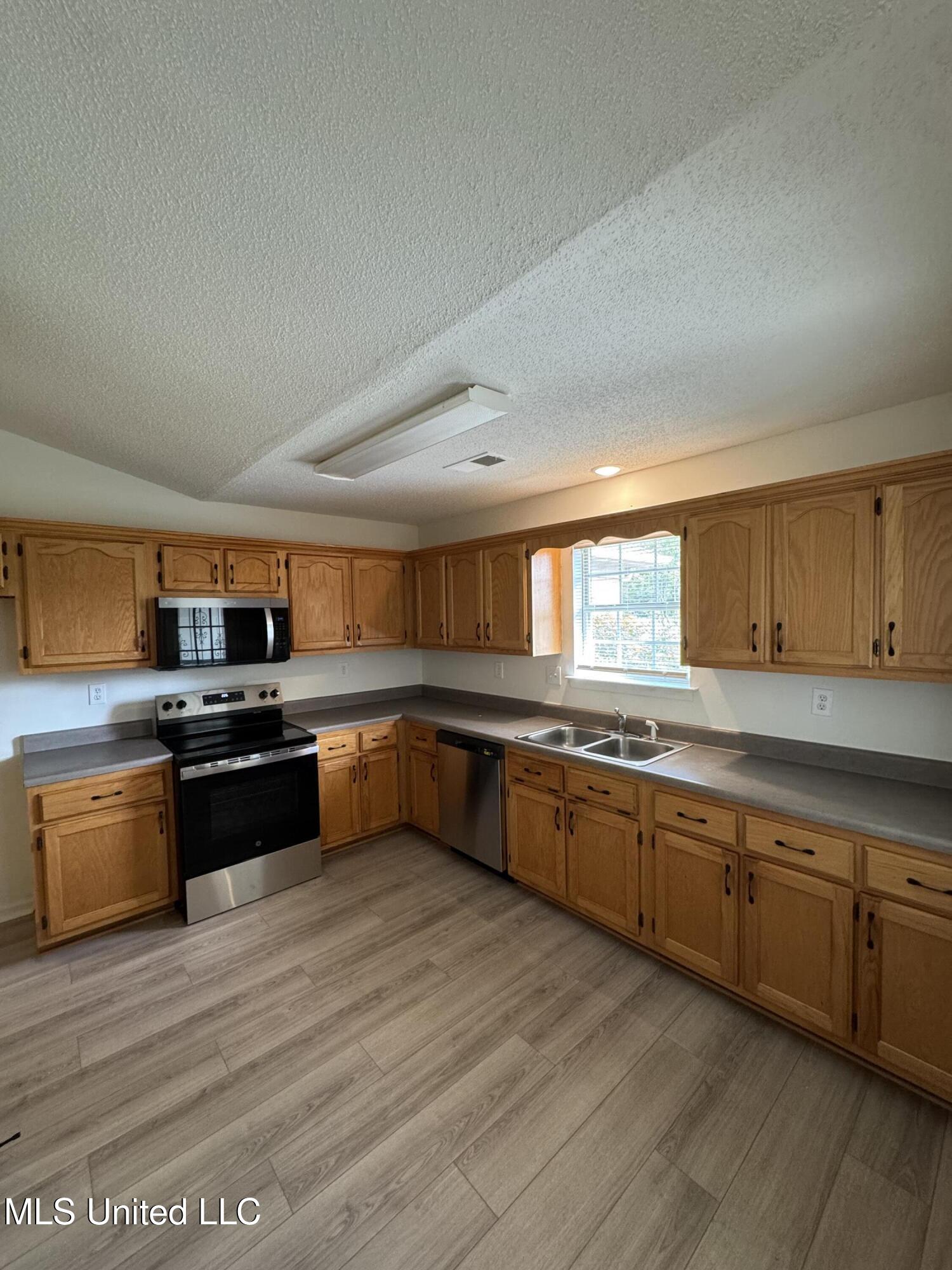 7615 Woodshire Drive, Horn Lake, Mississippi image 9