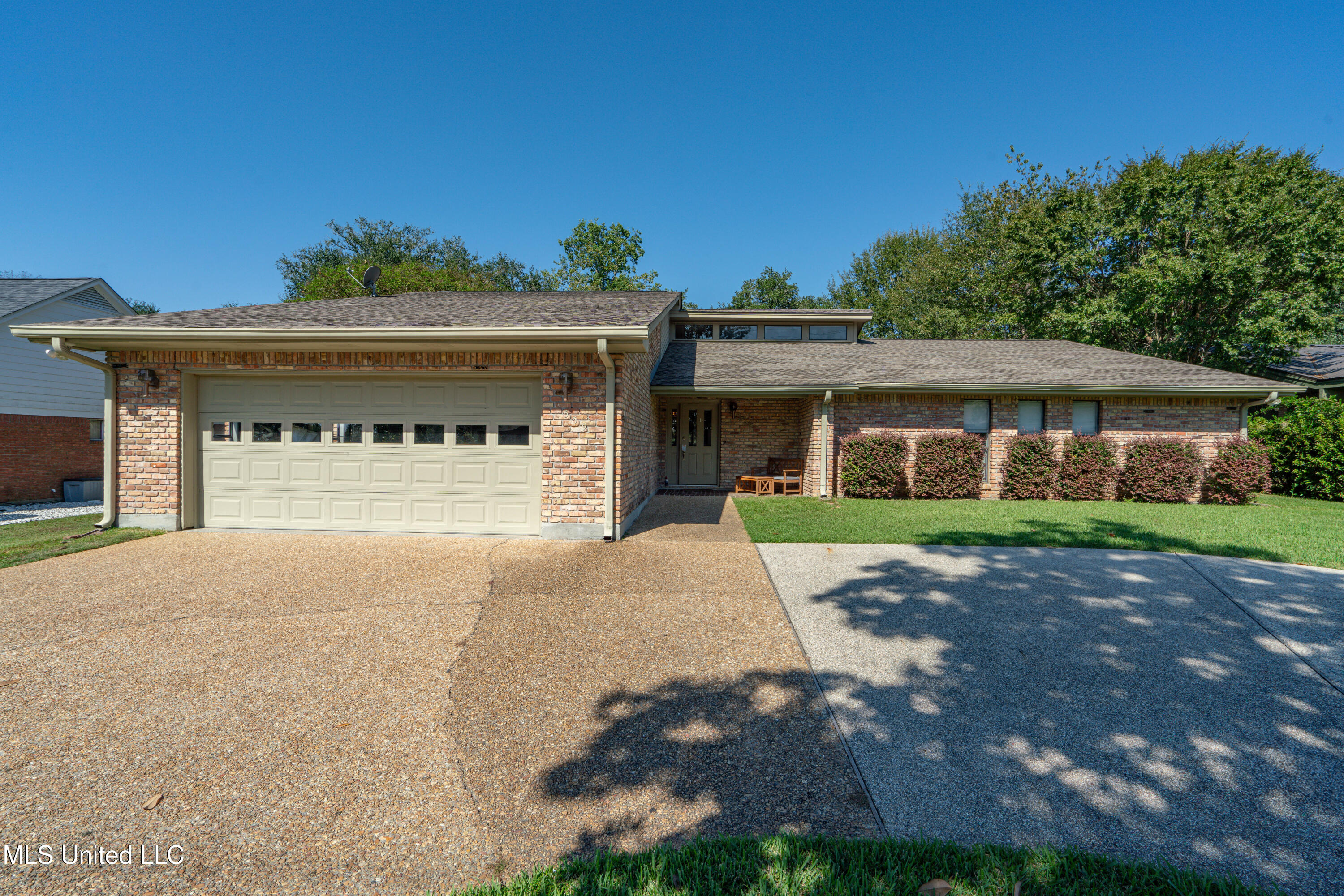 559 Golf Club Drive, Diamondhead, Mississippi image 3