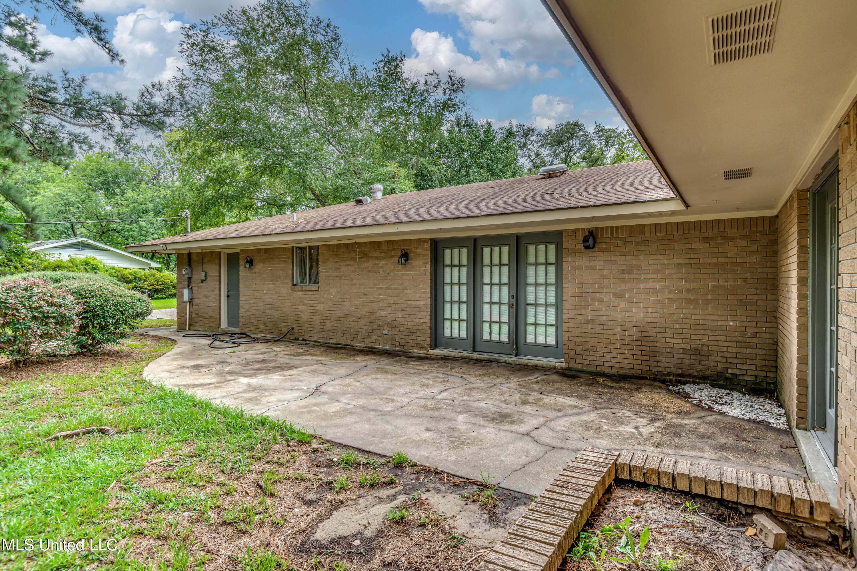 Monticello, Mississippi 39654, United States, 3 Bedrooms Bedrooms, ,2 BathroomsBathrooms,Residential,Pending,50824