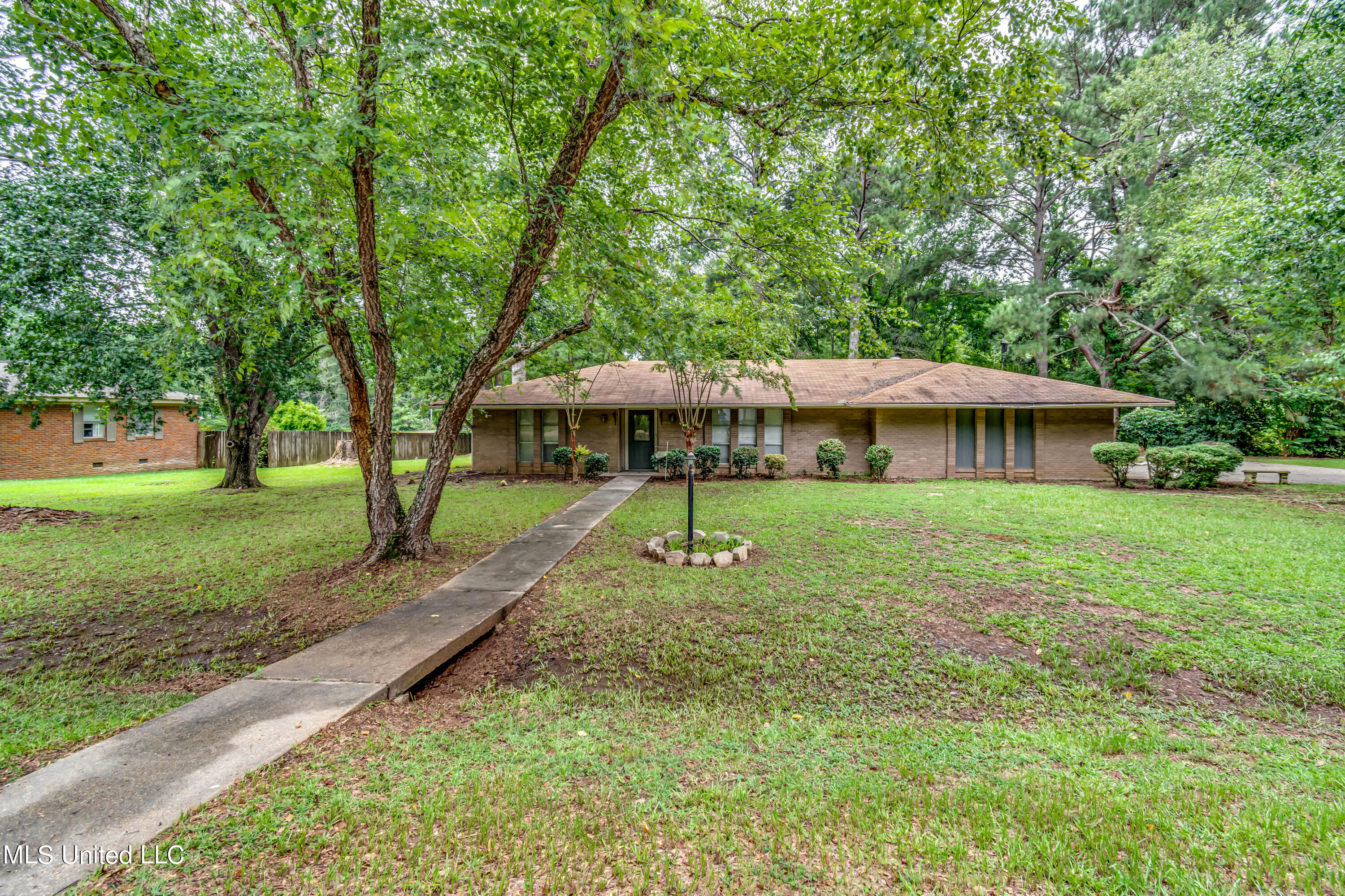 Monticello, Mississippi 39654, United States, 3 Bedrooms Bedrooms, ,2 BathroomsBathrooms,Residential,Pending,50824