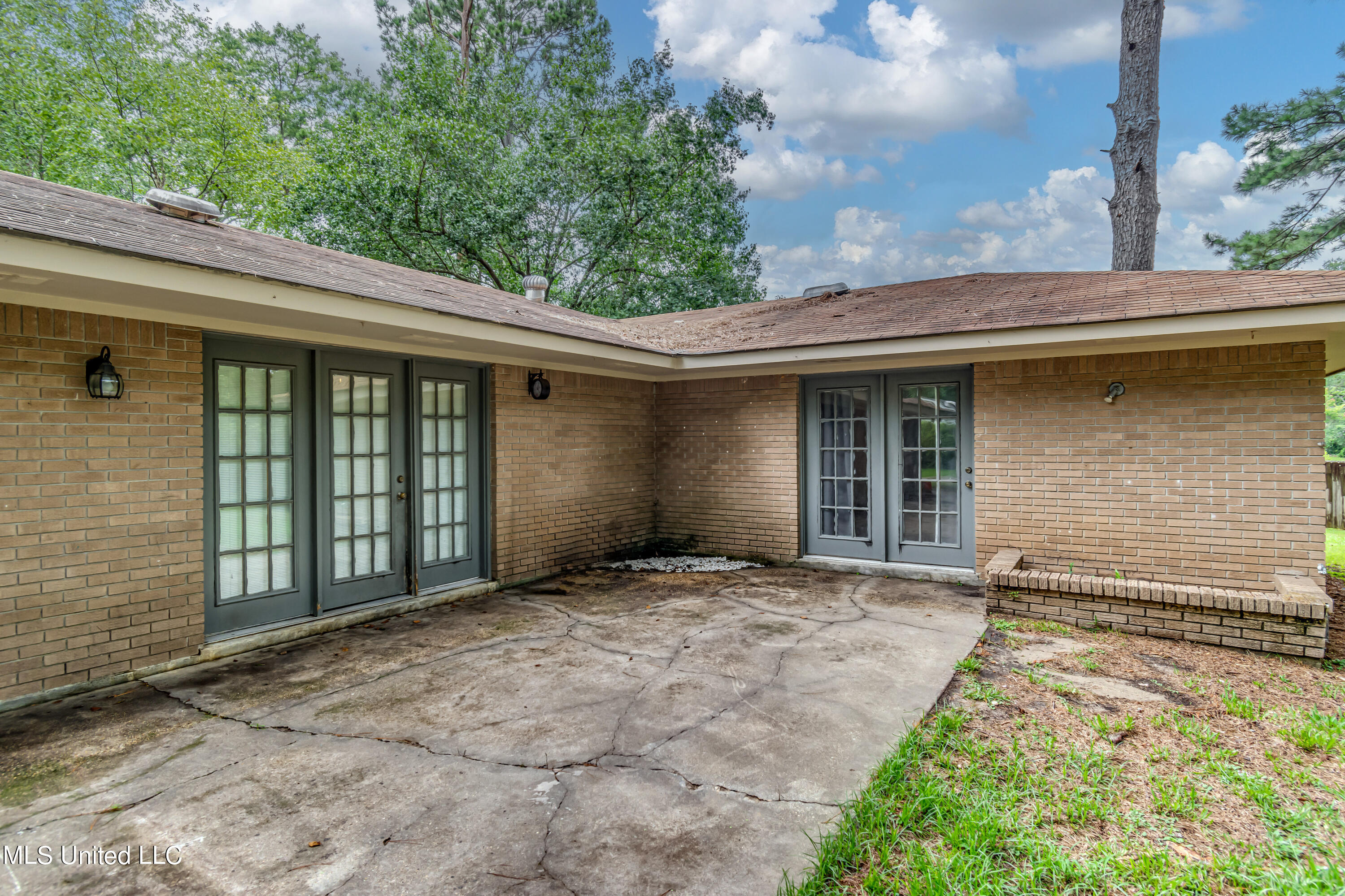 Monticello, Mississippi 39654, United States, 3 Bedrooms Bedrooms, ,2 BathroomsBathrooms,Residential,Pending,50824