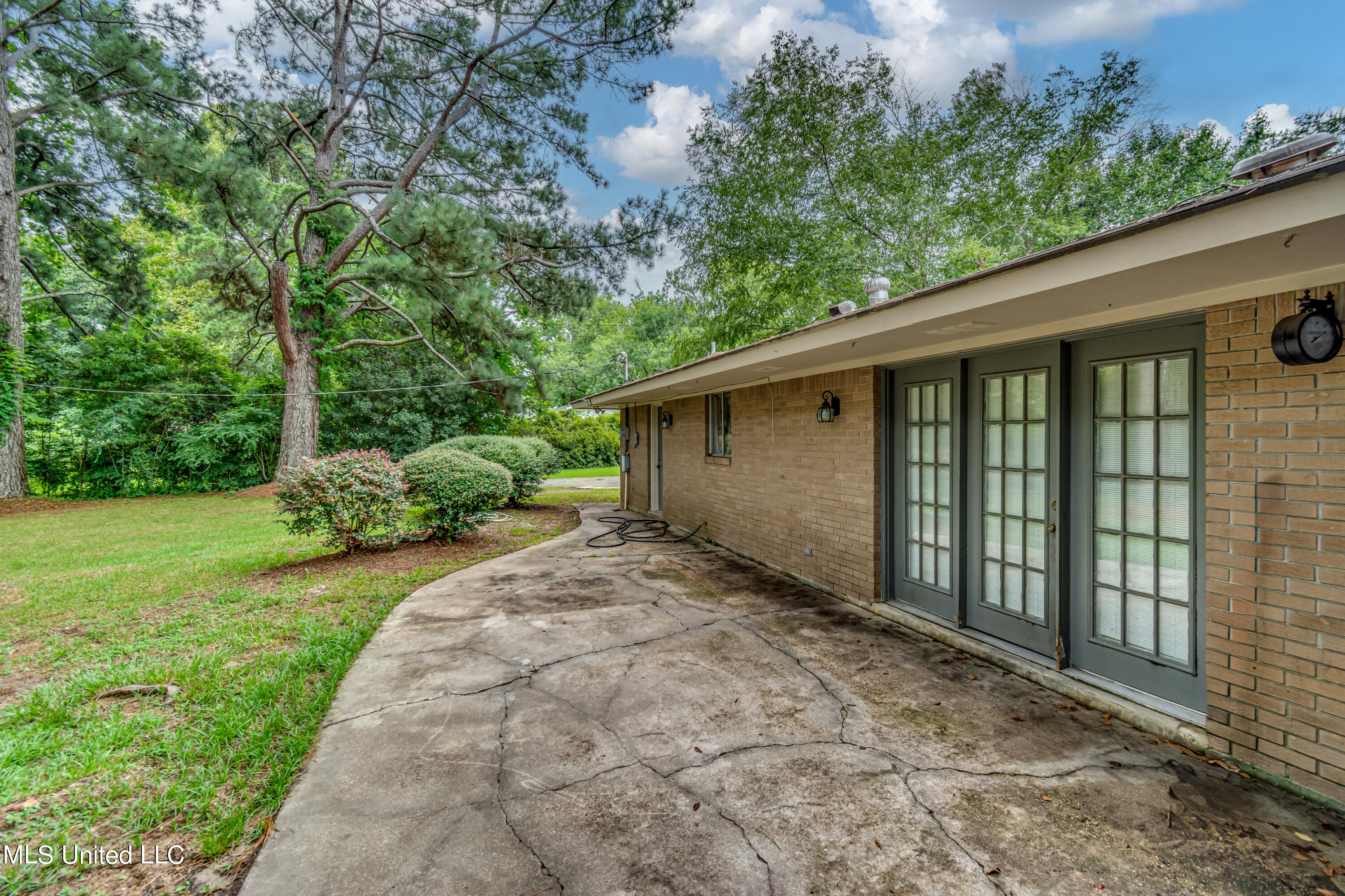 Monticello, Mississippi 39654, United States, 3 Bedrooms Bedrooms, ,2 BathroomsBathrooms,Residential,Pending,50824