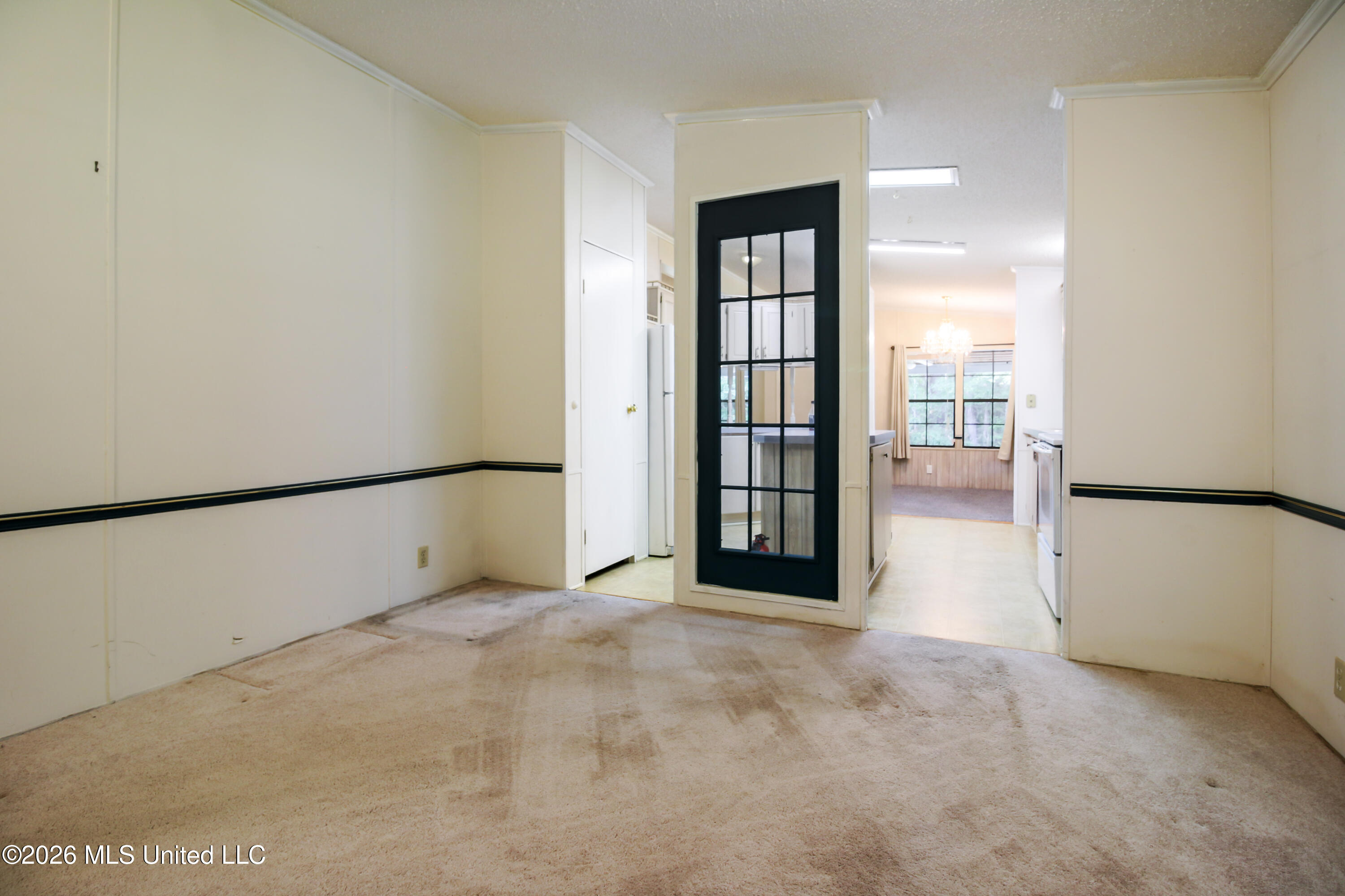 14 E Magnolia Avenue