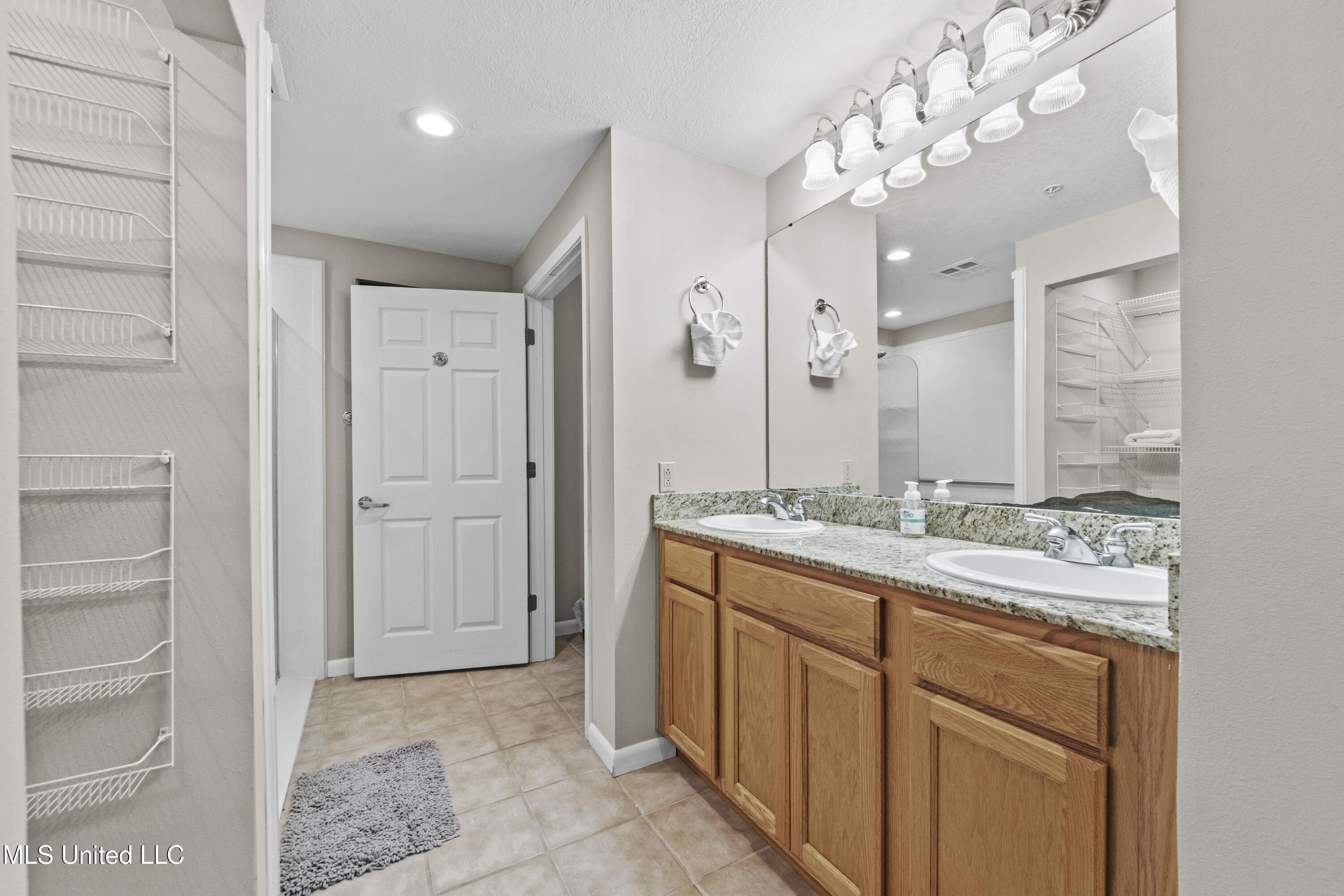 2230 Beach Drive #302, Gulfport, Mississippi image 12