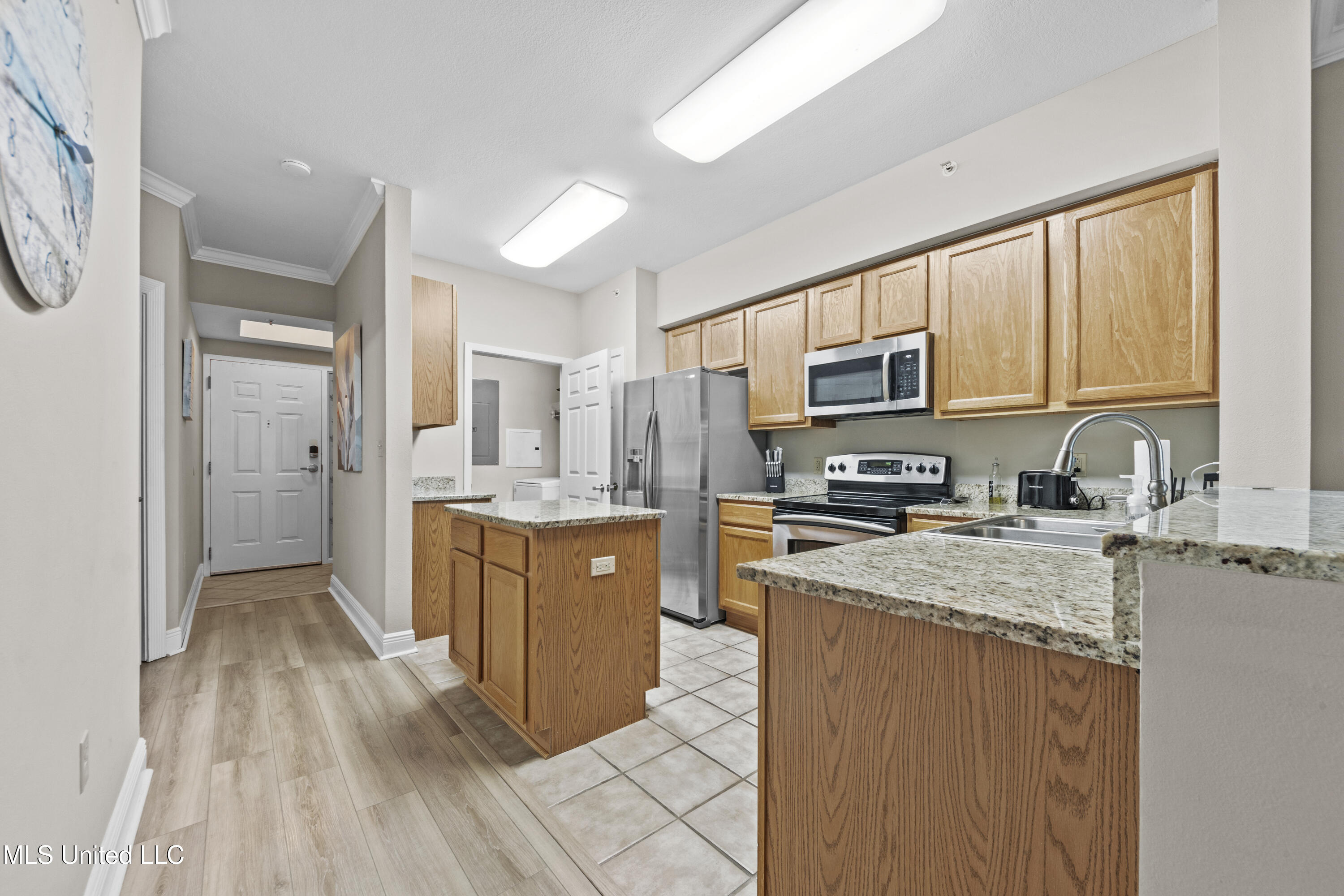 2230 Beach Drive #302, Gulfport, Mississippi image 2