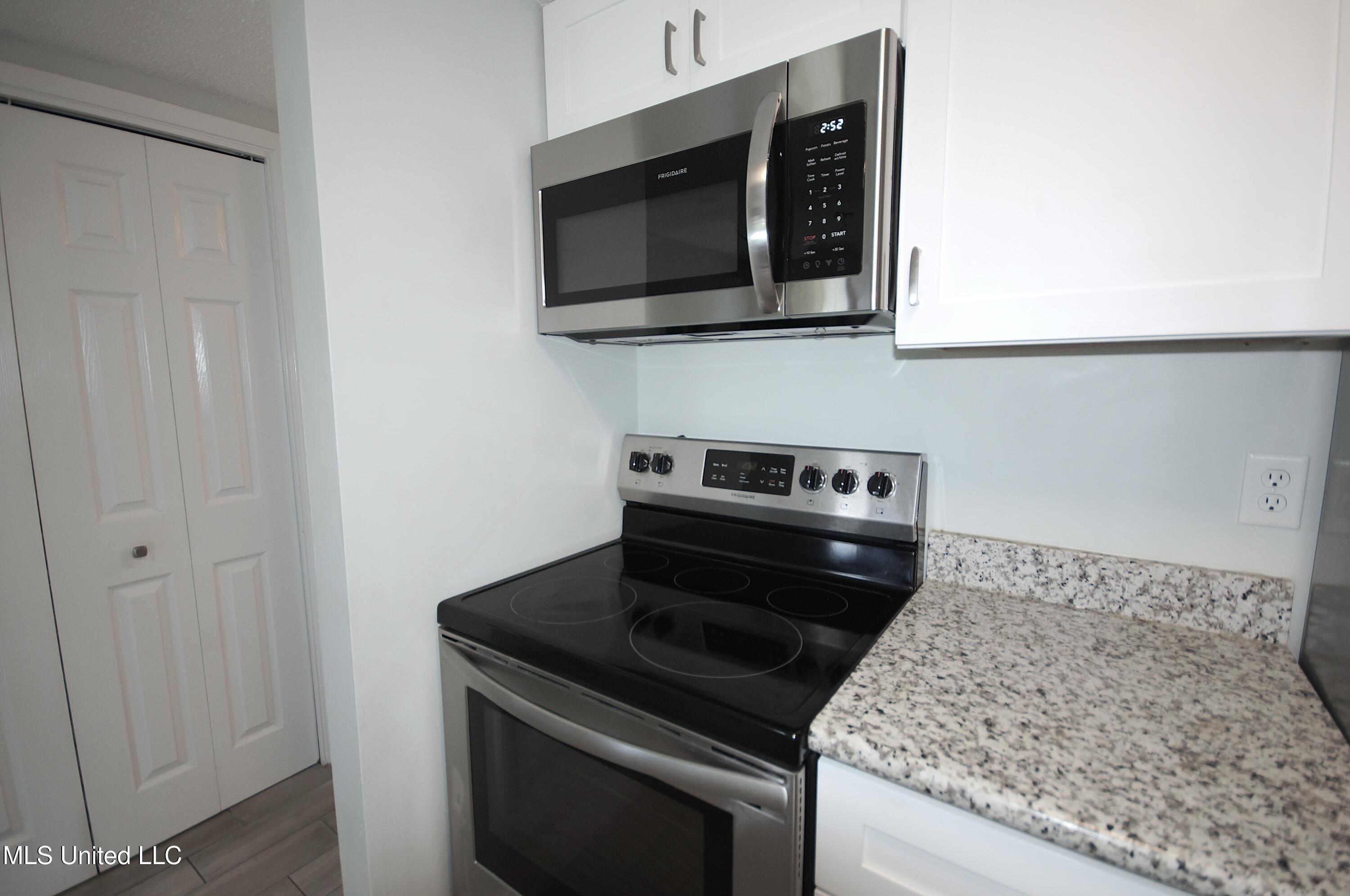 131 Molokai Vlg #G, Diamondhead, Mississippi image 9