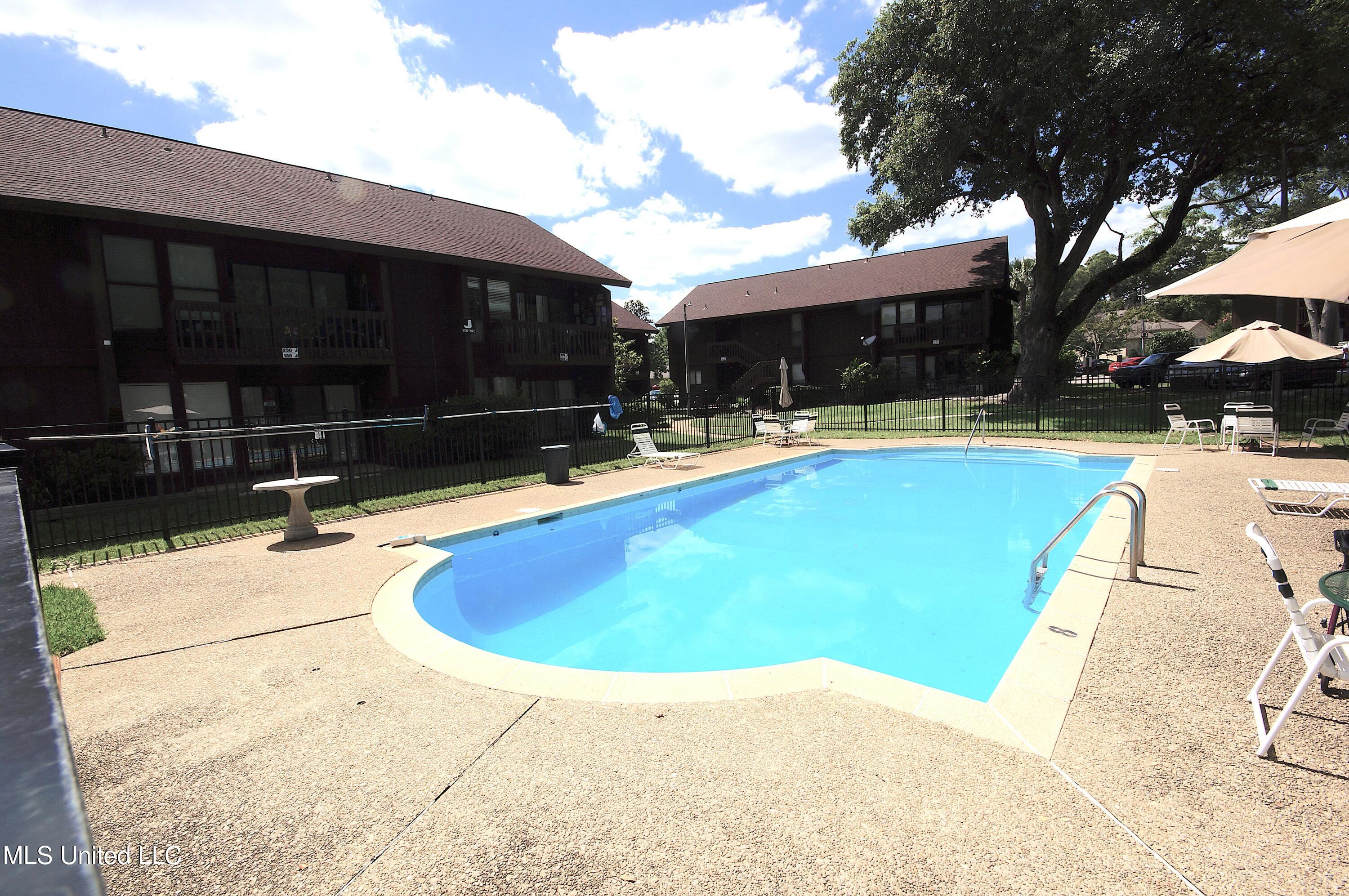 131 Molokai Vlg #G, Diamondhead, Mississippi image 4