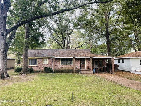 Homes For Sale - 220 Gaylyn Avenue<br/> Jackson, MS 39209