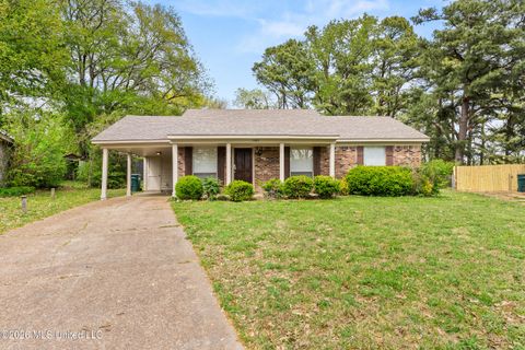 Homes For Sale - 1590 E Gilford Cove<br/> Southaven, MS 38671