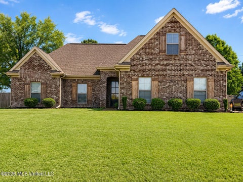 Homes For Sale - 308 Garrison Drive<br/> Senatobia, MS 38668