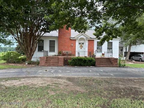 Homes For Sale - 1200 Highway 16<br/> Yazoo County, Yazoo City, MS 39194