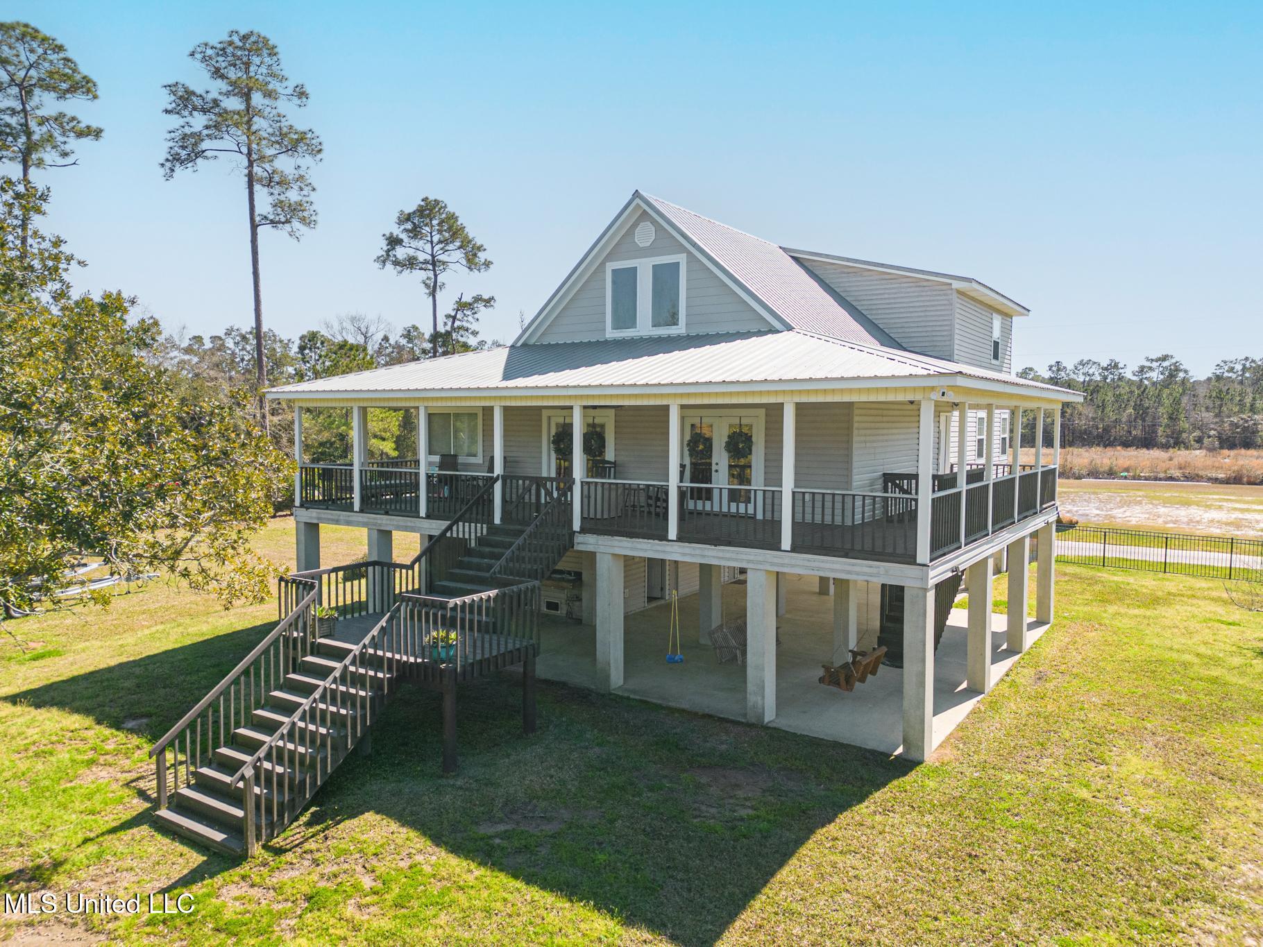 2036 Hollywood Drive, Bay Saint Louis, Mississippi image 1