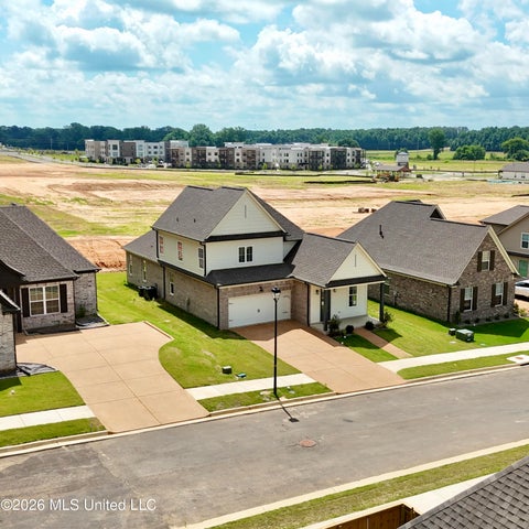 Homes For Sale - 970 Coahoma Court<br/> Desoto County, Nesbit, MS 38651