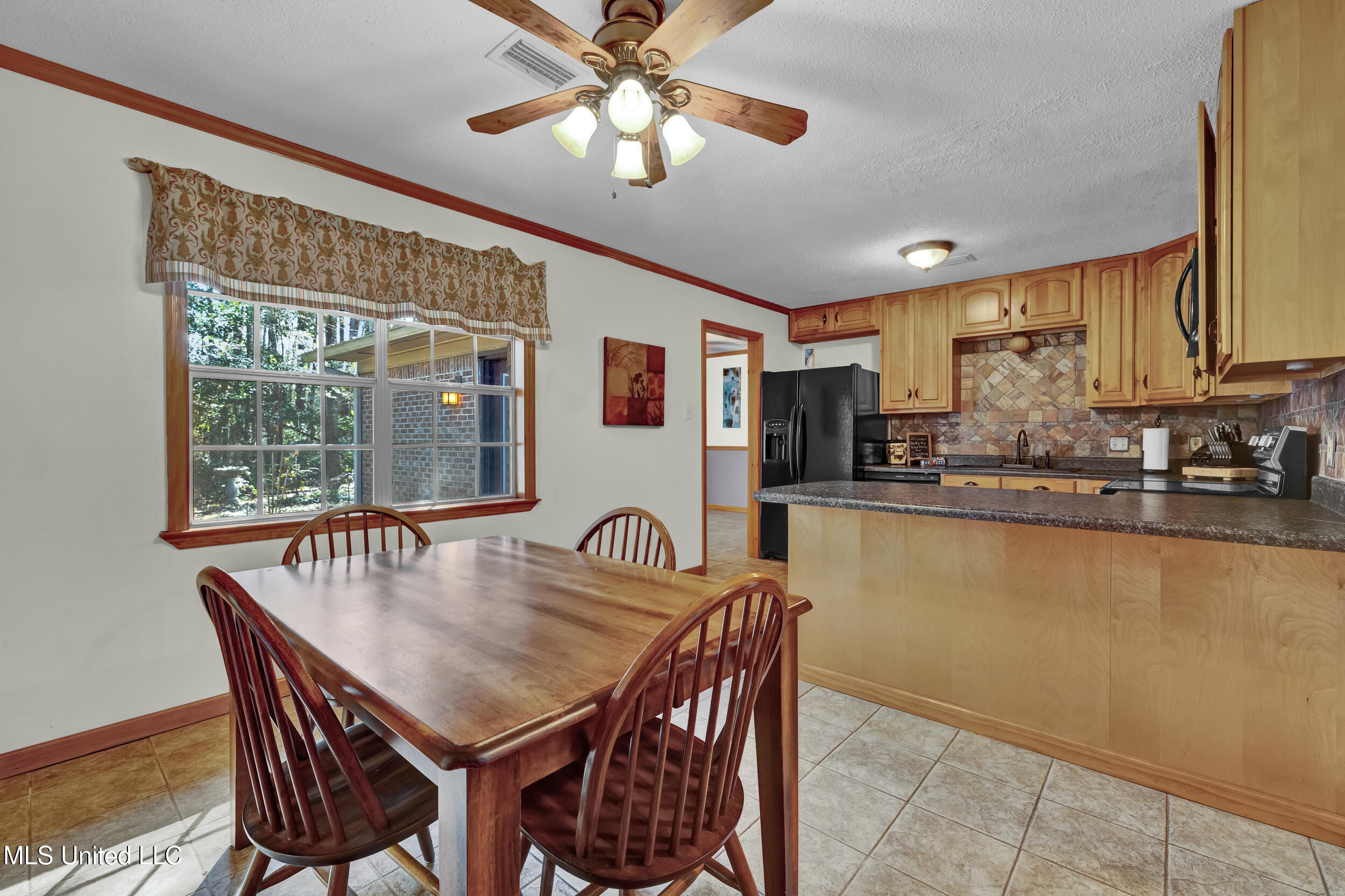 2413 Northridge Drive, Gautier, Mississippi image 8