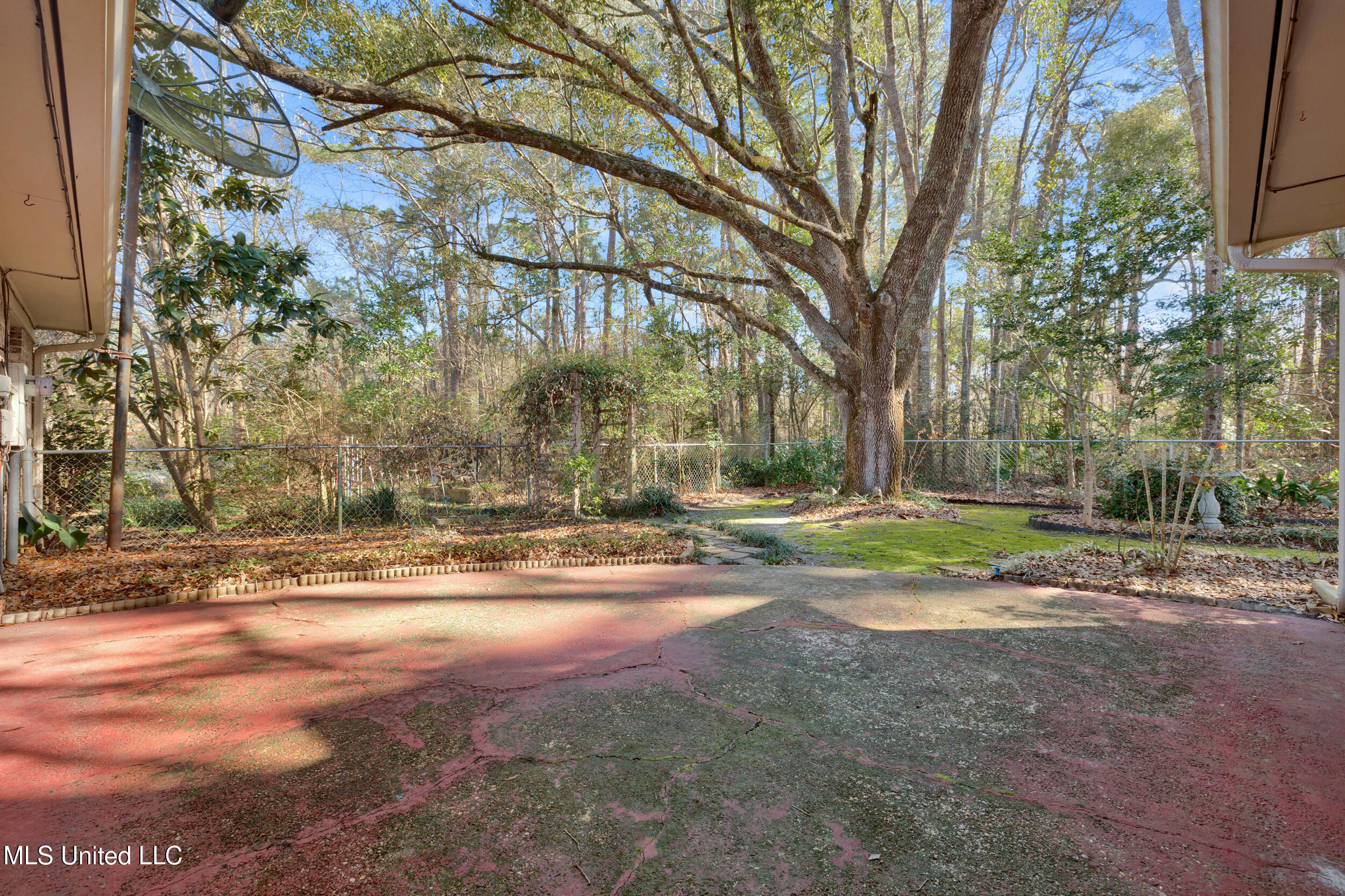 2413 Northridge Drive, Gautier, Mississippi image 29