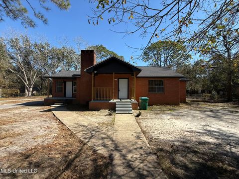 Homes For Sale - 8356 Louisiana Avenue<br/> Gulfport, MS 39501