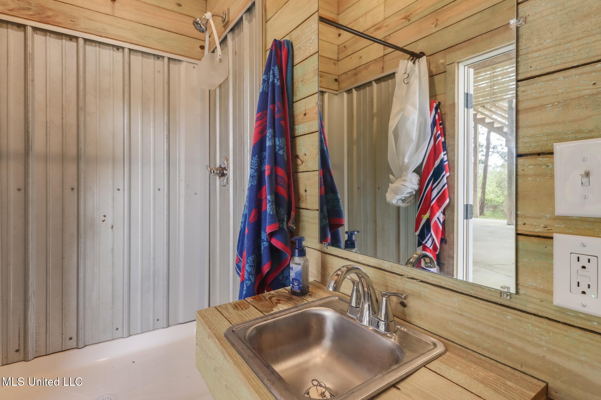 10068 E Bayou View Drive, Bay Saint Louis, Mississippi image 27