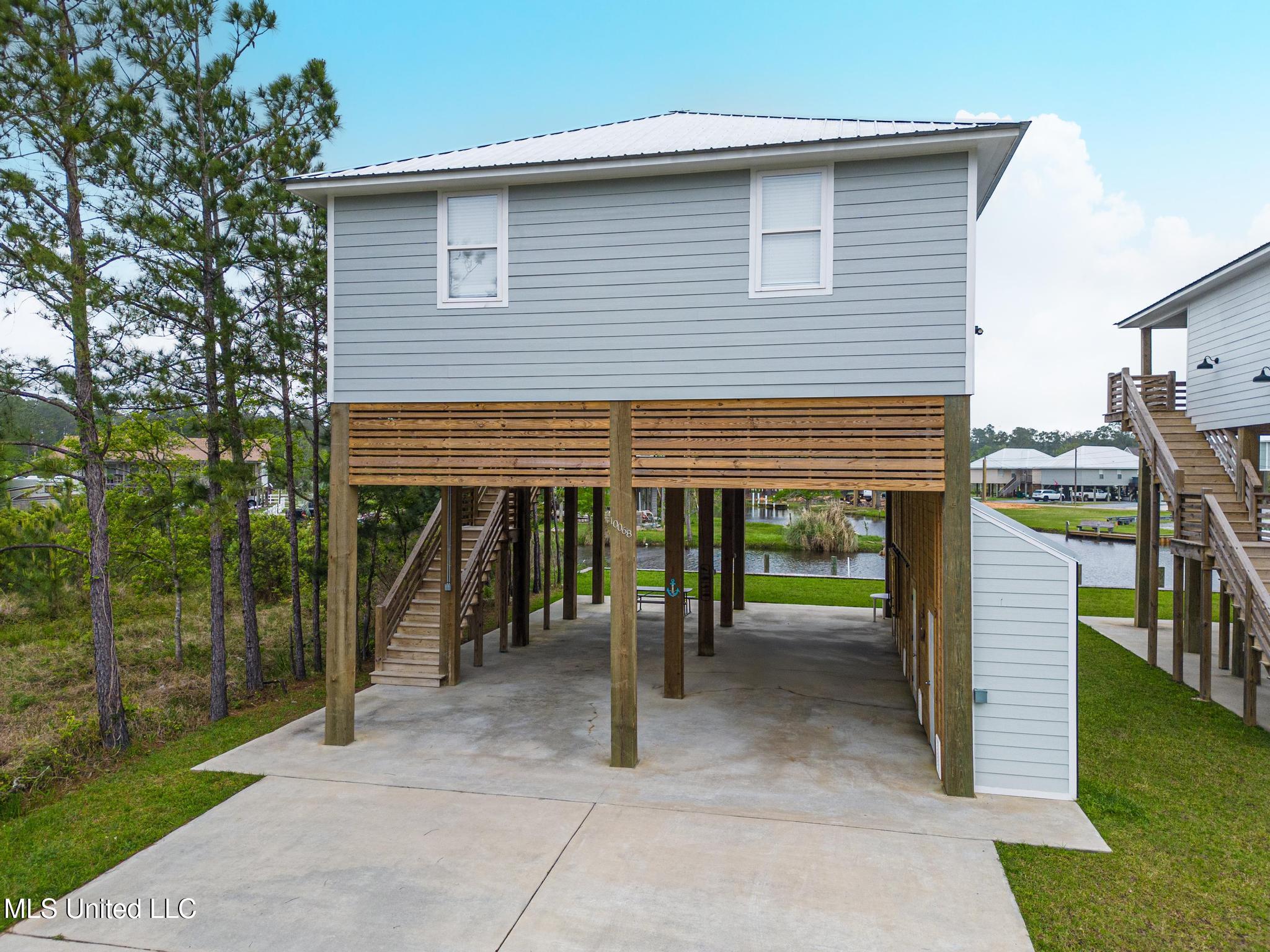 10068 E Bayou View Drive, Bay Saint Louis, Mississippi image 1