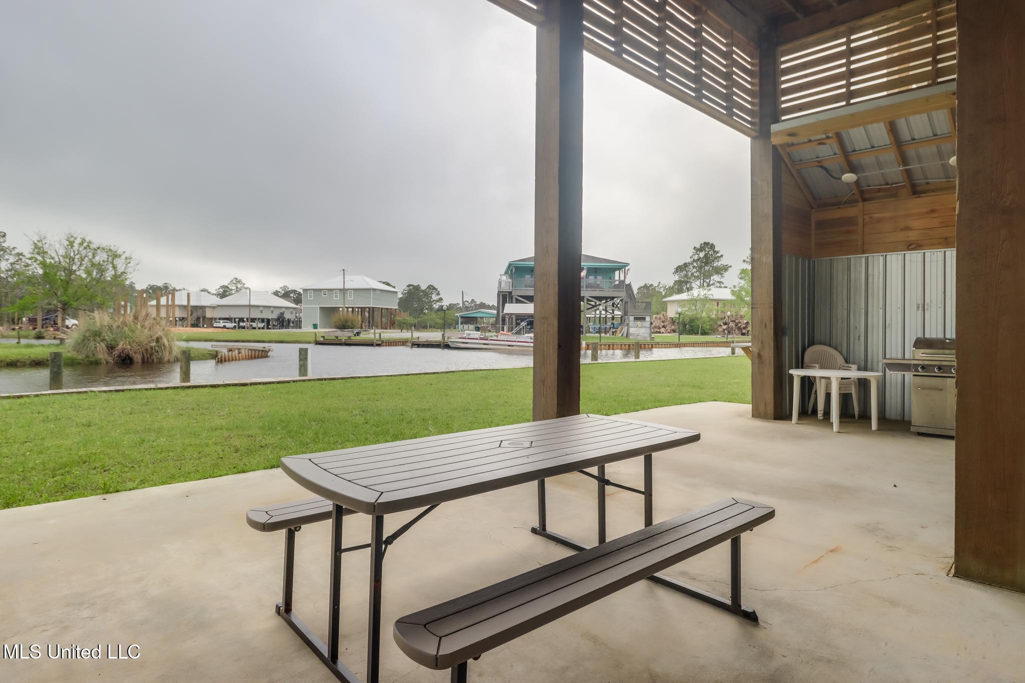 10068 E Bayou View Drive, Bay Saint Louis, Mississippi image 30