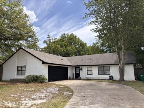 Homes For Sale - 12317 Locke Place<br/> Ocean Springs, MS 39564