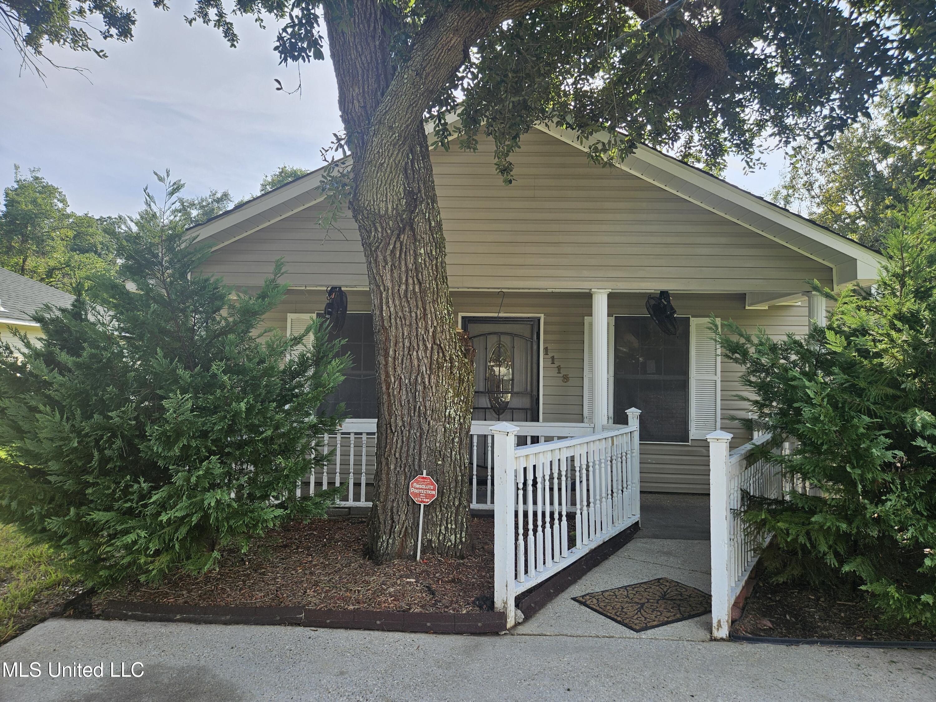 1113 Beach Avenue, Gulfport, Mississippi image 1