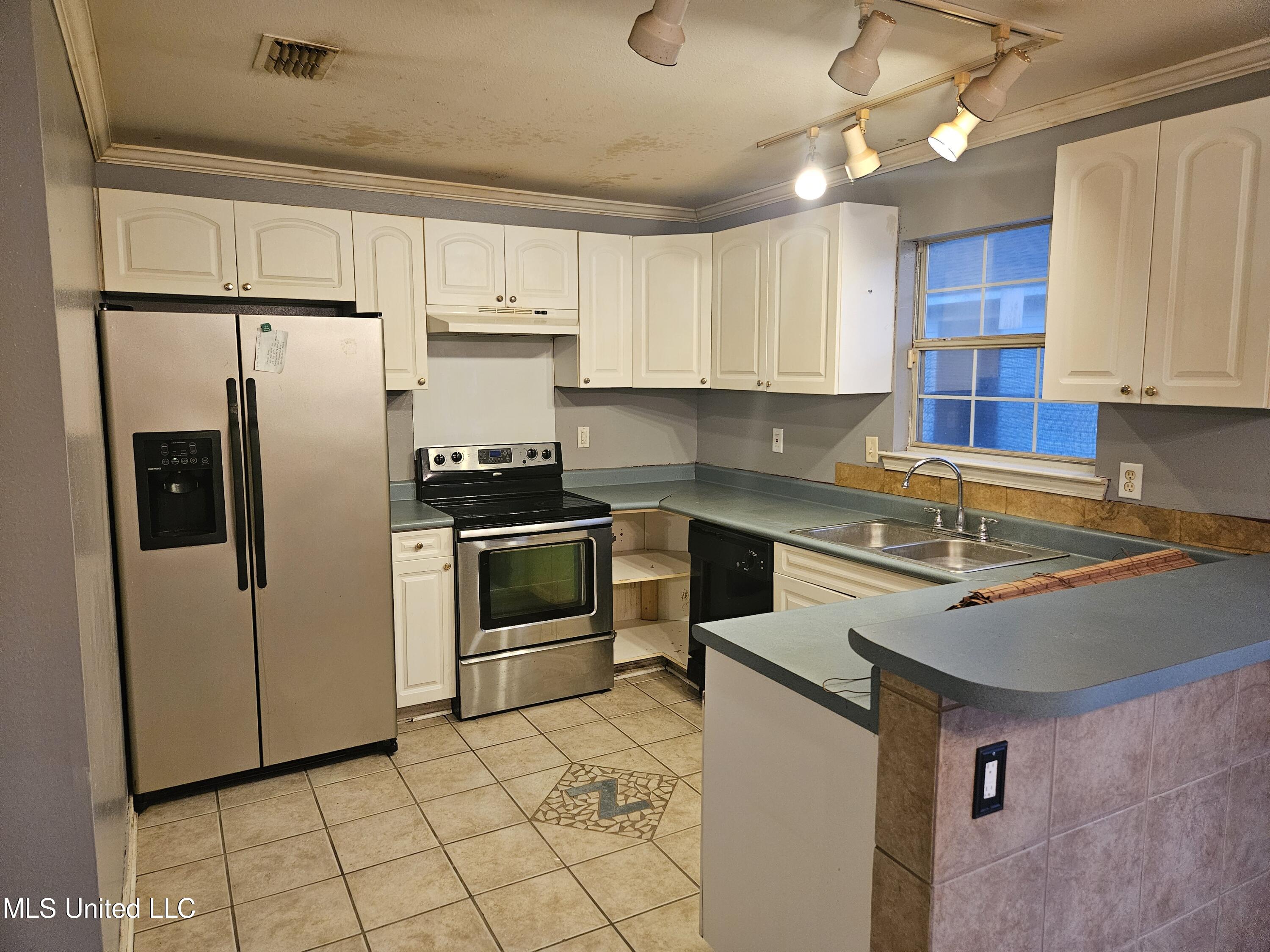 1113 Beach Avenue, Gulfport, Mississippi image 5