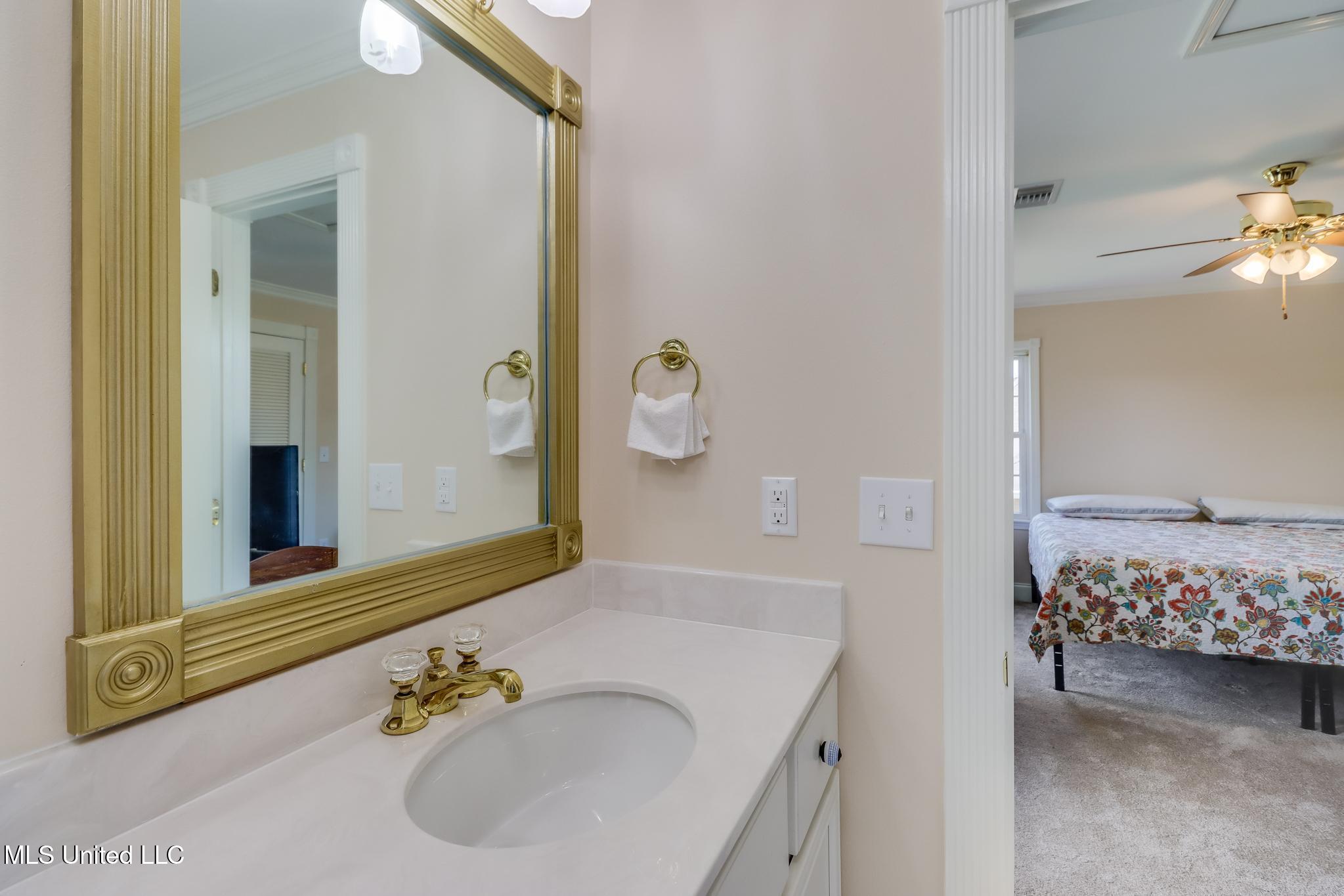 13 Mockingbird Lane, Gulfport, Mississippi image 29