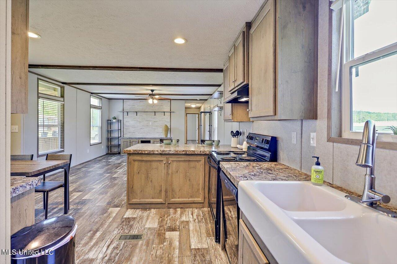 2017 Peterson Drive, Brandon, Mississippi image 6