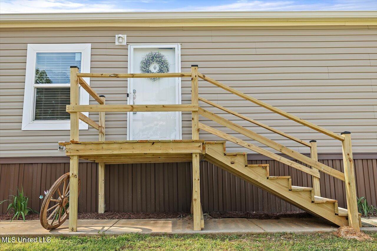 2017 Peterson Drive, Brandon, Mississippi image 1