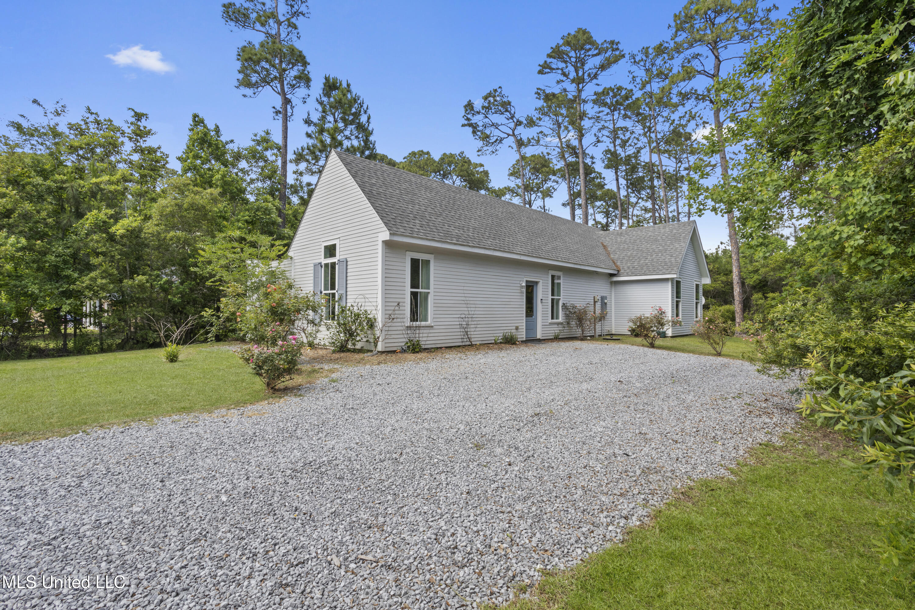 790 Peach Street, Ocean Springs, Mississippi image 3