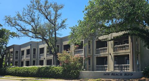 Condominium in Biloxi MS 1478 Beach Boulevard.jpg