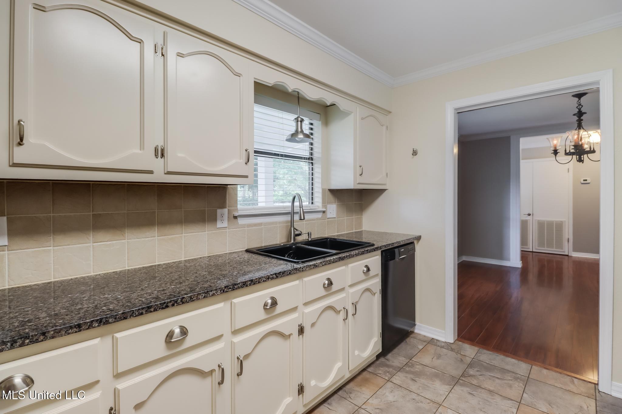7500 Davenport Lane, Ocean Springs, Mississippi image 10