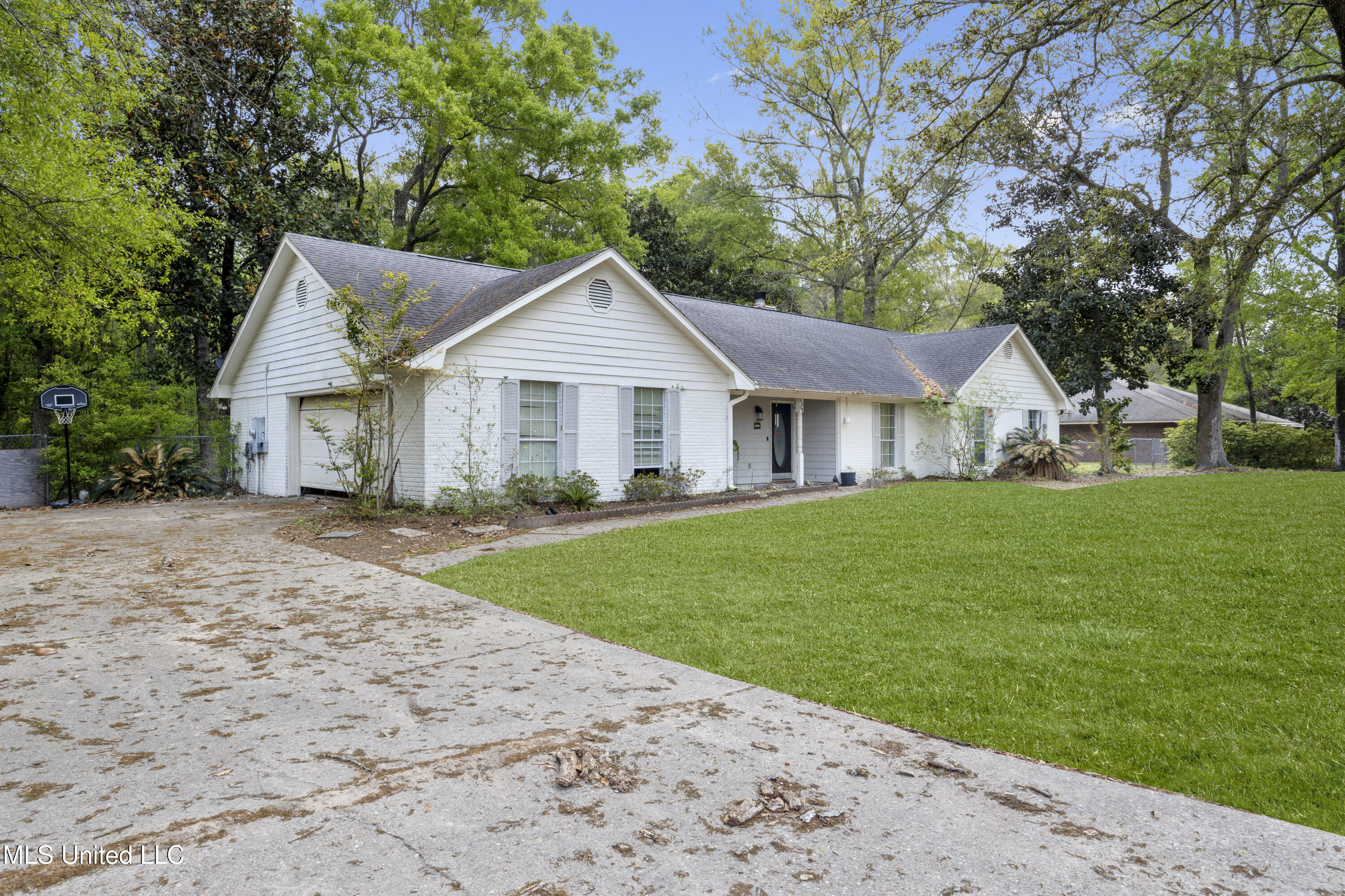 9604 Marina Avenue, Ocean Springs, Mississippi image 2